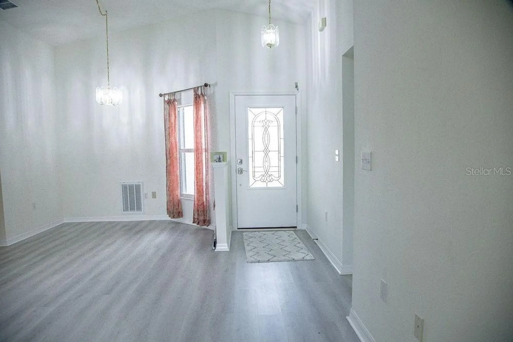 Property Slideshow image 7 of 45 | 231 lake suzanne dr, Lake Wales, FL, 33859