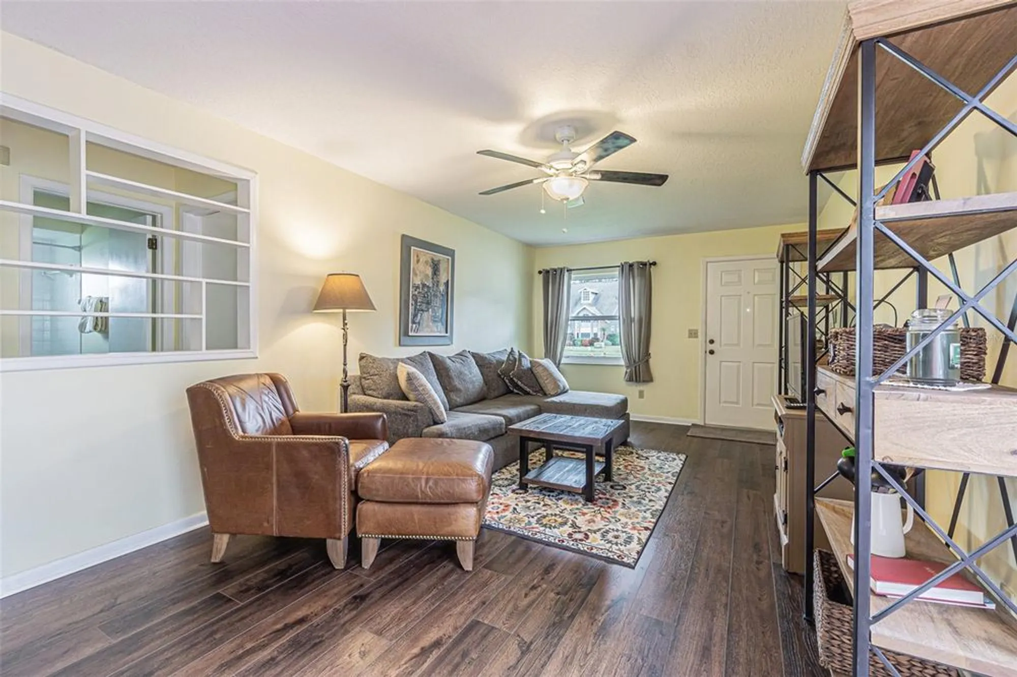 Property Slideshow image 7 of 32 | 1130 orange tree cir c, Palm Harbor, FL, 34684