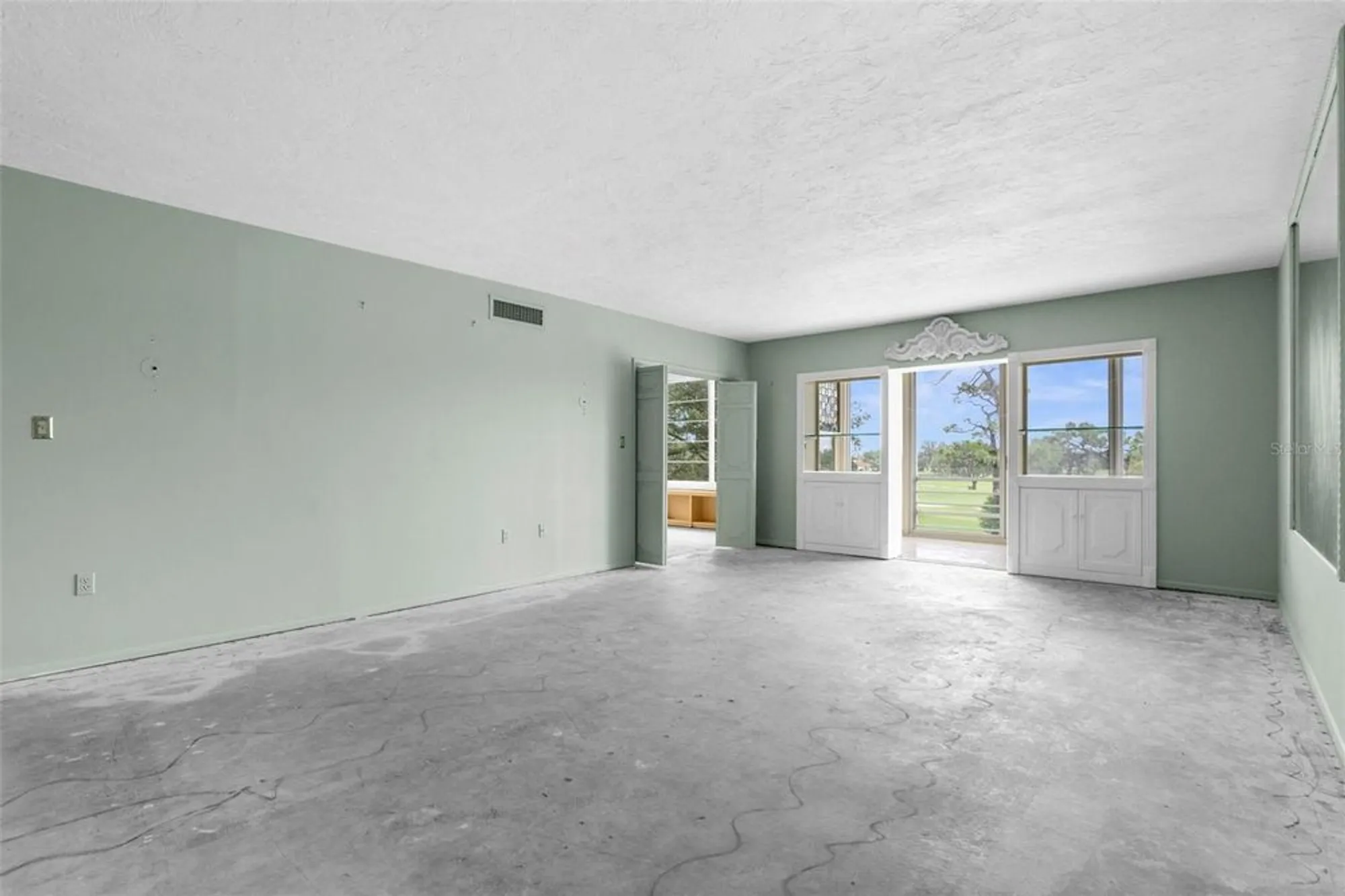 Property Slideshow image 6 of 23 | 7461 w country club dr 310, Sarasota, FL, 34243