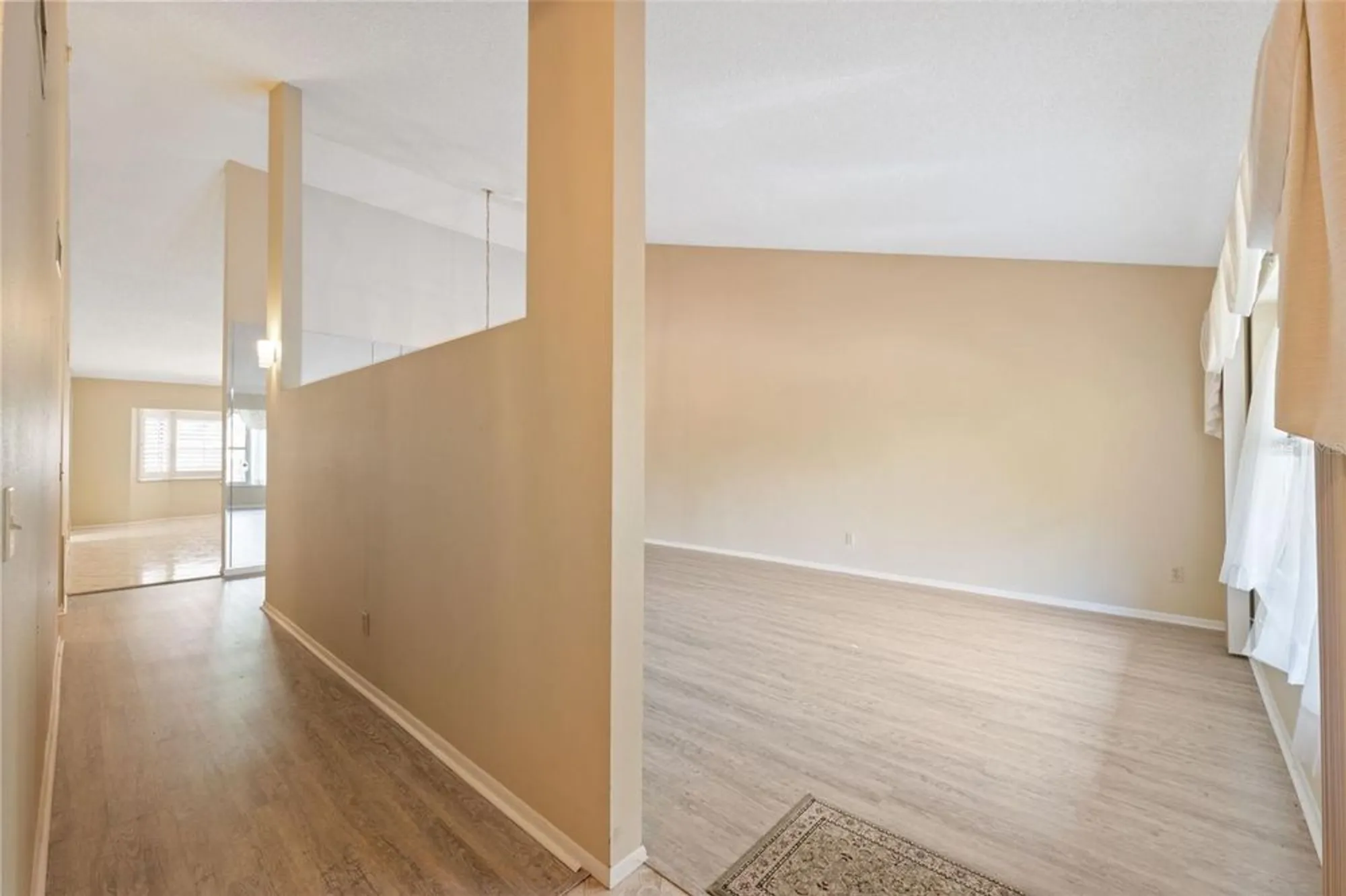 Property Slideshow image 6 of 49 | 2192 swedish dr 26, Clearwater, FL, 33763