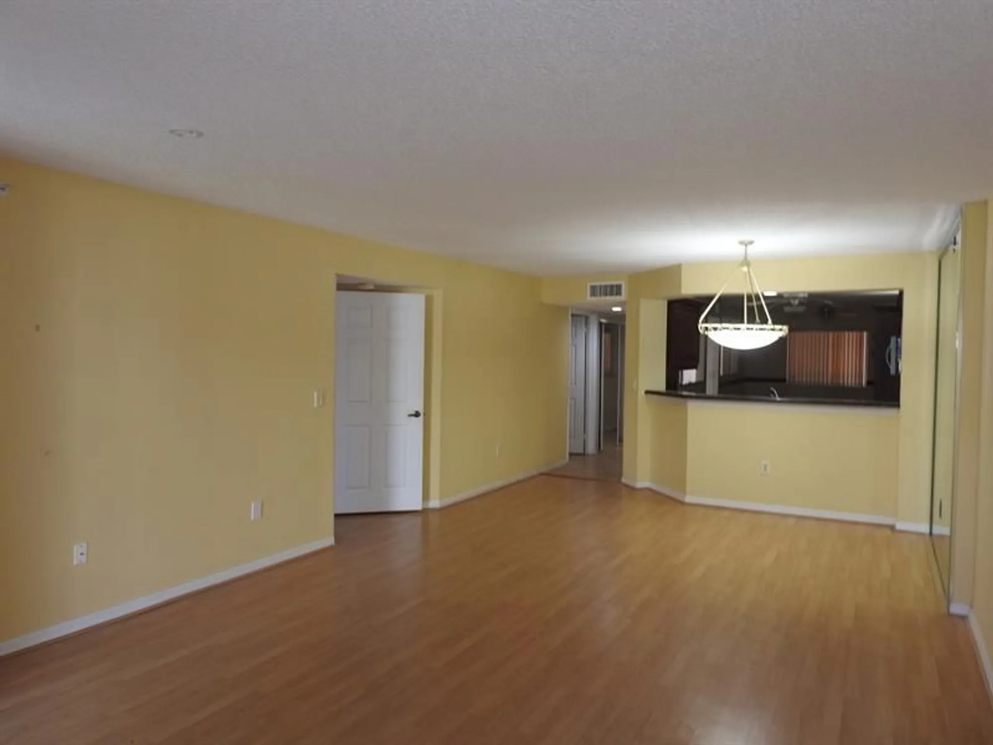 Property Slideshow image 8 of 26 | 7641 granville dr 209, Tamarac, FL, 33321