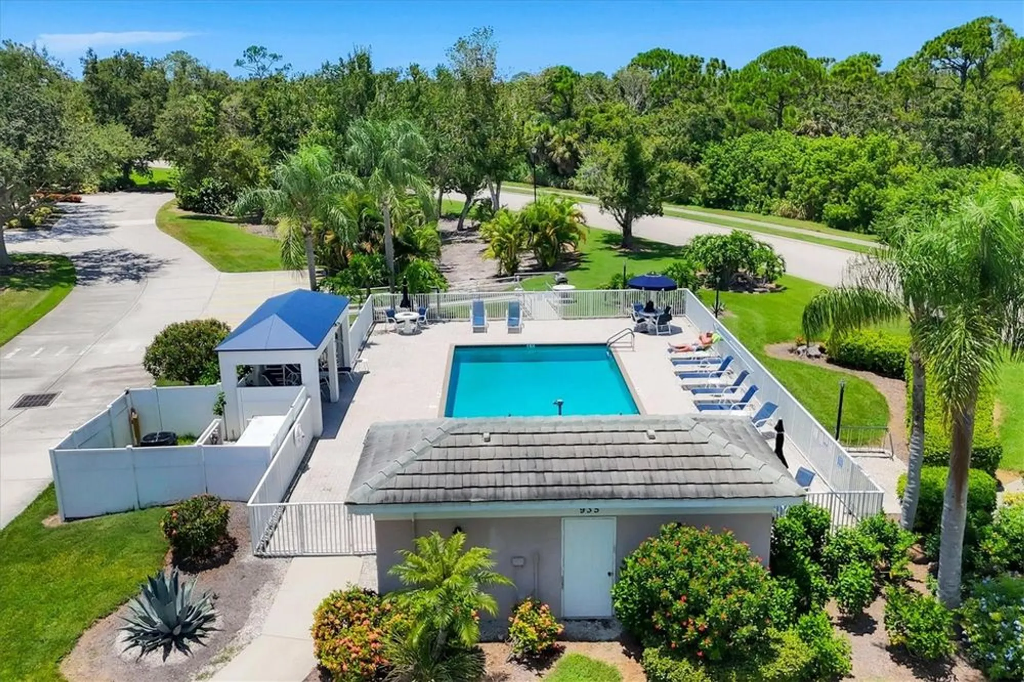 Property Slideshow image 30 of 51 | 119 woodbridge dr unit 102, Venice, FL, 34293