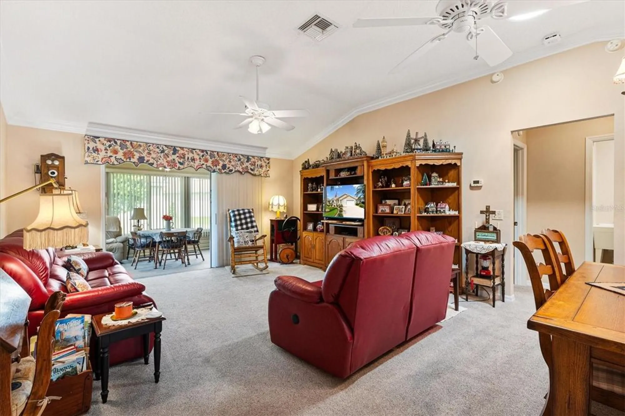 Property Slideshow image 17 of 43 | 1884 poppy cir, The Villages, FL, 32162