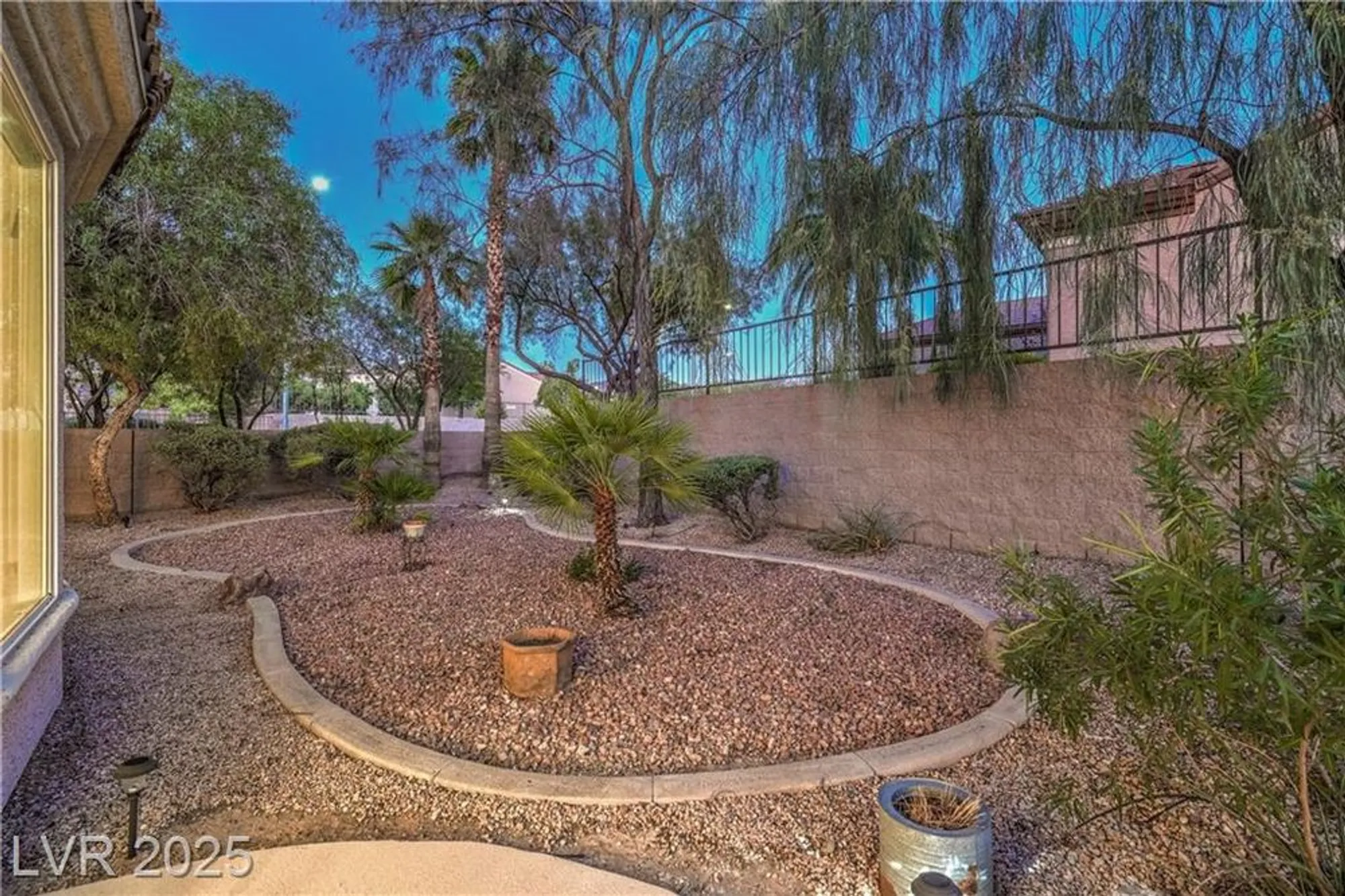 Property Slideshow image 40 of 65 | 2170 peyten park st, Henderson, NV, 89052