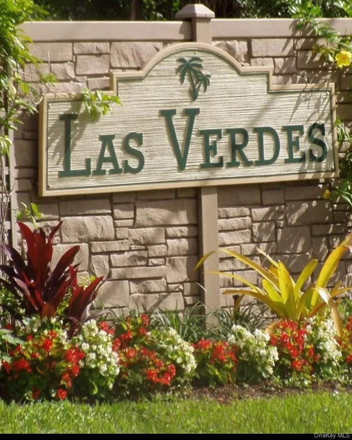 Property Slideshow image 1 of 13 | 5280 las verdes cir 307, Delray Beach, FL, 33484