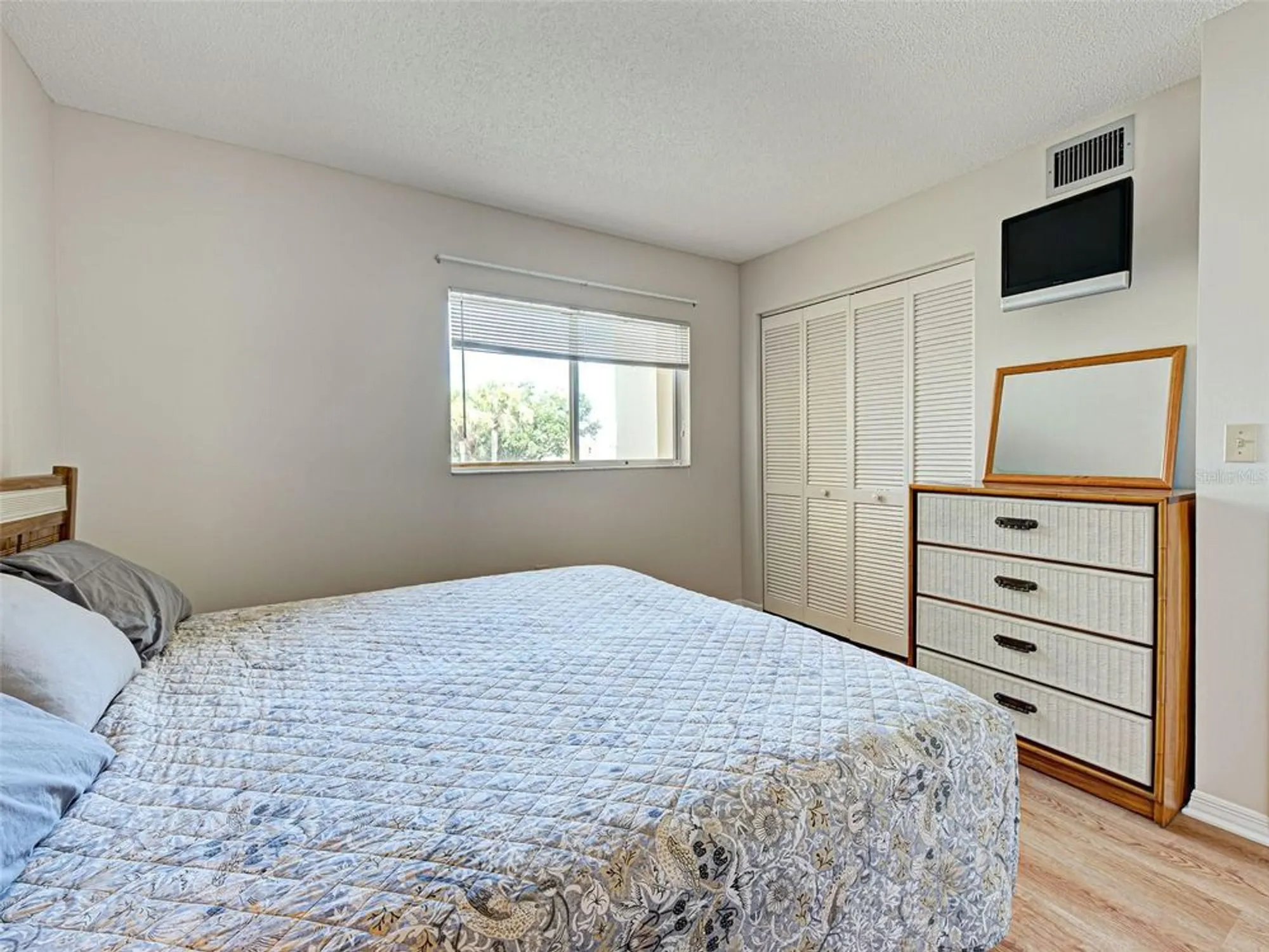 Property Slideshow image 16 of 54 | 406 cerromar cir 222, Venice, FL, 34293