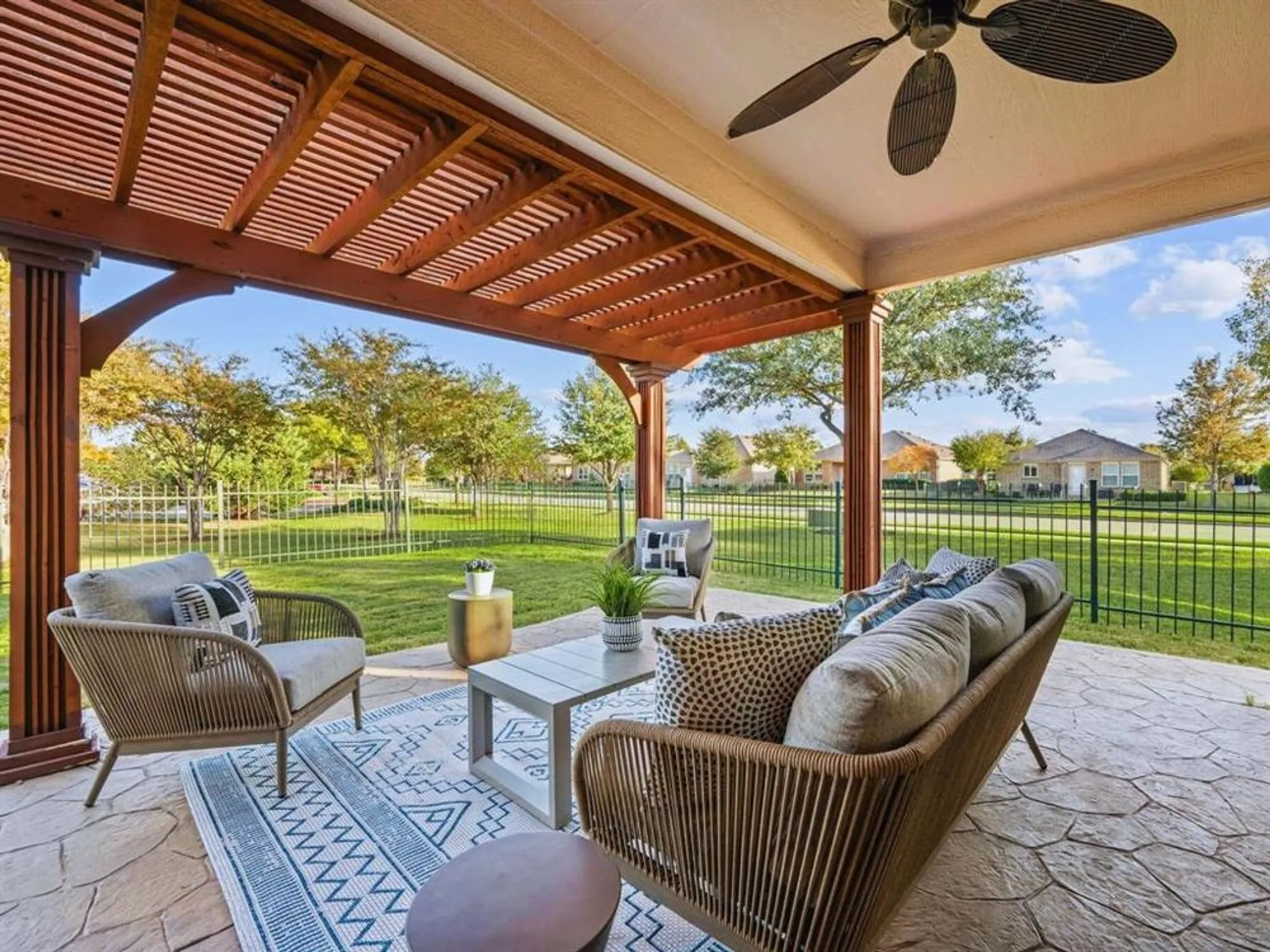 Property Slideshow image 23 of 39 | 7356 pasatiempo dr, Frisco, TX, 75036