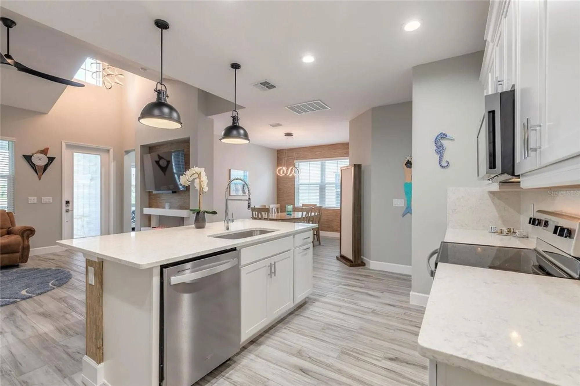 Property Slideshow image 21 of 59 | 333 pop top ln, Daytona Beach, FL, 32124