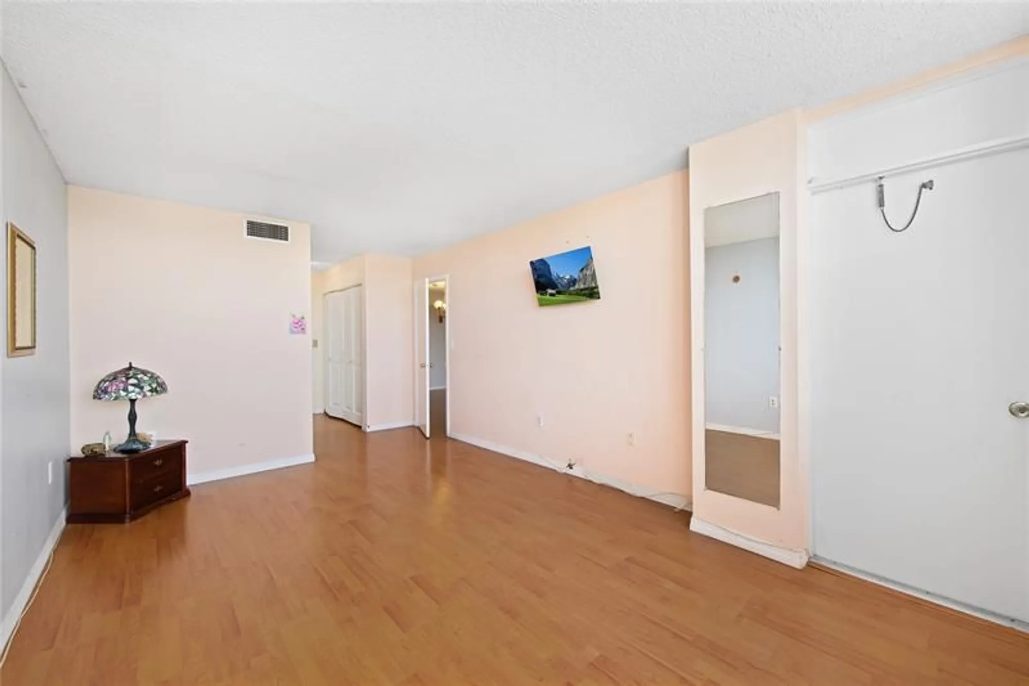 Property Slideshow image 15 of 28 | 1400 saint charles pl 615, Pembroke Pines, FL, 33026