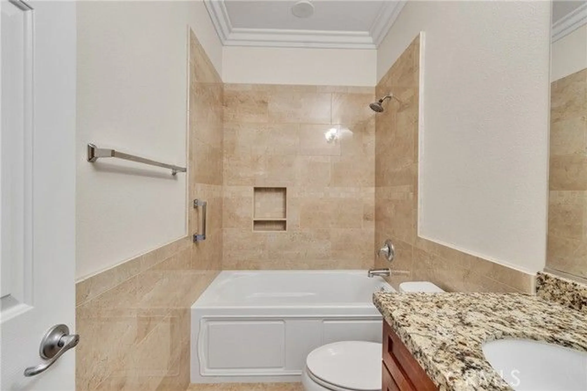 Property Slideshow image 32 of 49 | 428 saddlerock, Beaumont, CA, 92223