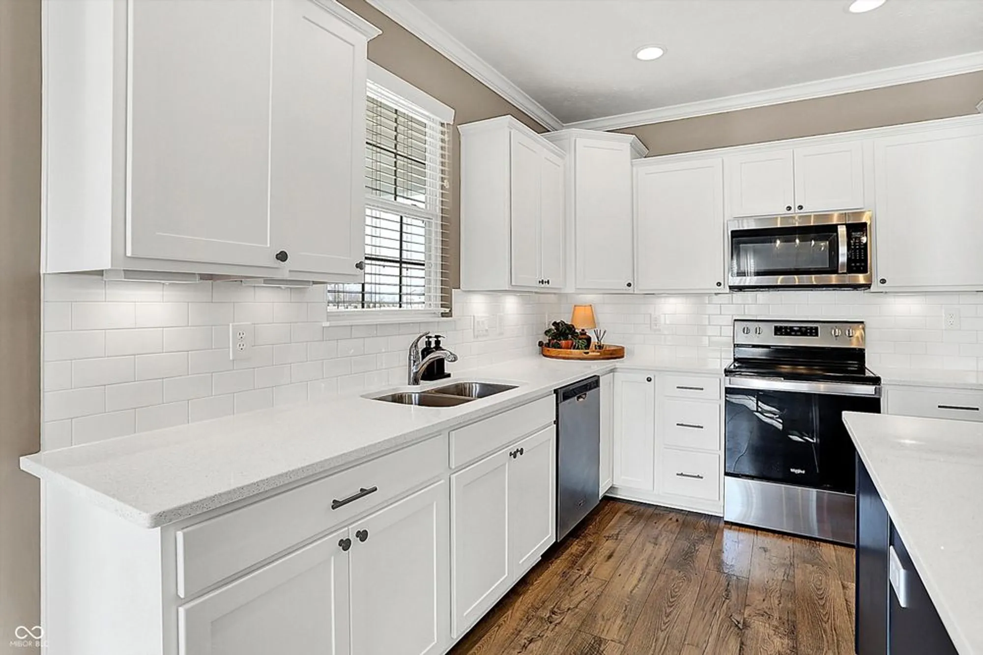 Property Slideshow image 2 of 29 | 1684 hedley way w, Avon, IN, 46123