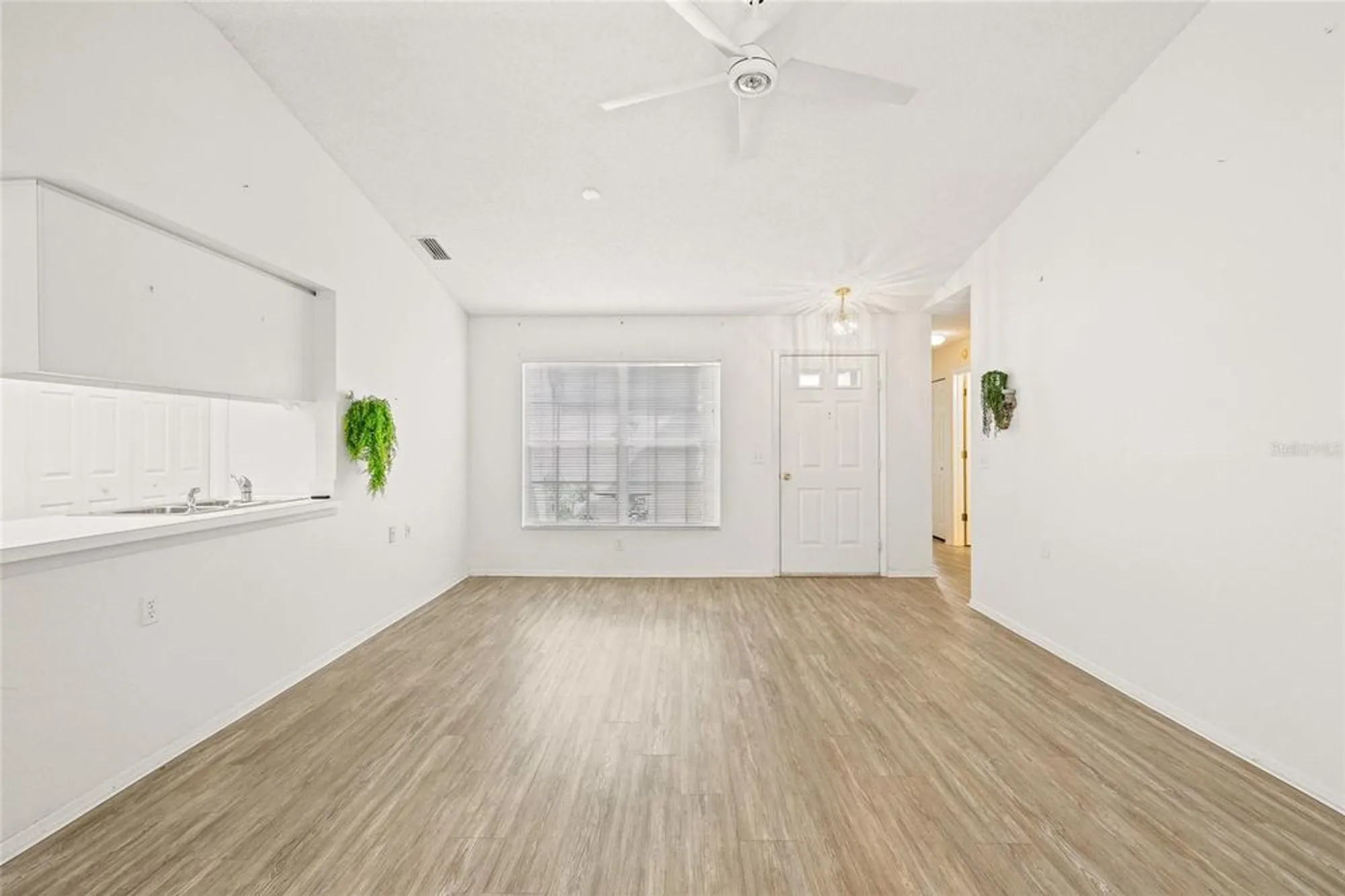 Property Slideshow image 16 of 49 | 7343 willow brook dr, Spring Hill, FL, 34606