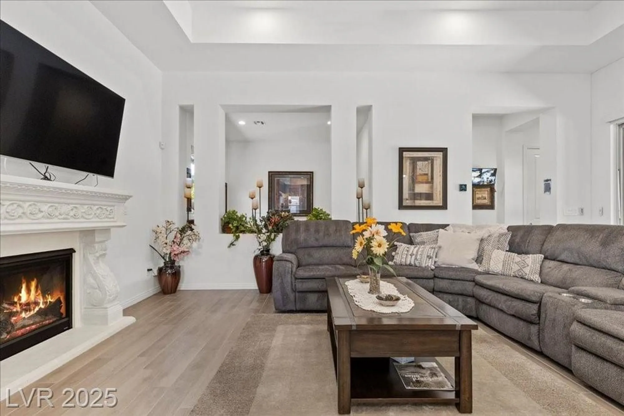 Property Slideshow image 13 of 77 | 6722 desert crimson st, Las Vegas, NV, 89148