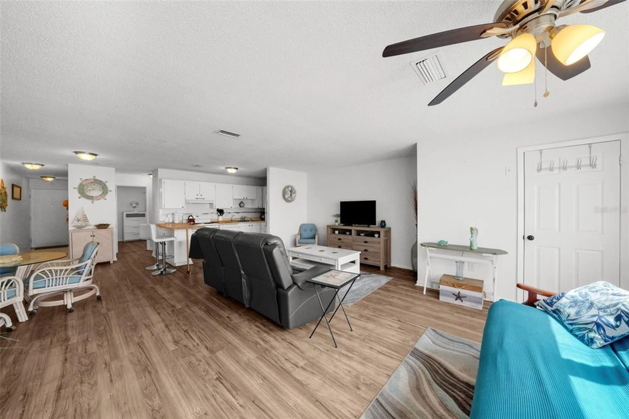 Property Slideshow image 9 of 44 | 5623 80th st n unit 506, Saint Petersburg, FL, 33709