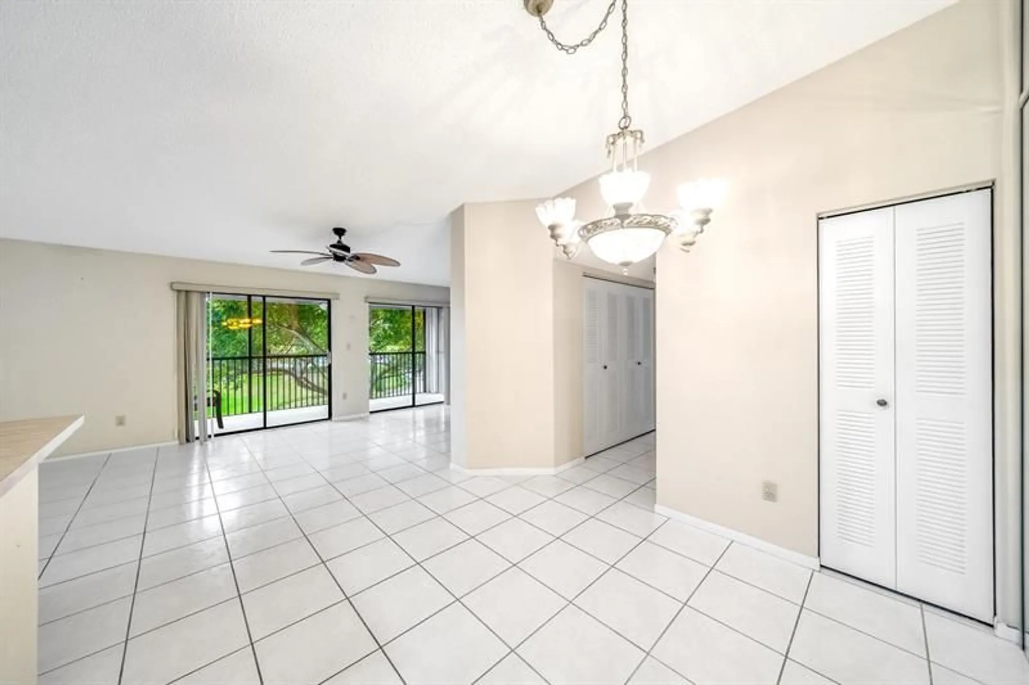Property Slideshow image 15 of 30 | 9933 n belfort cir 201, Tamarac, FL, 33321
