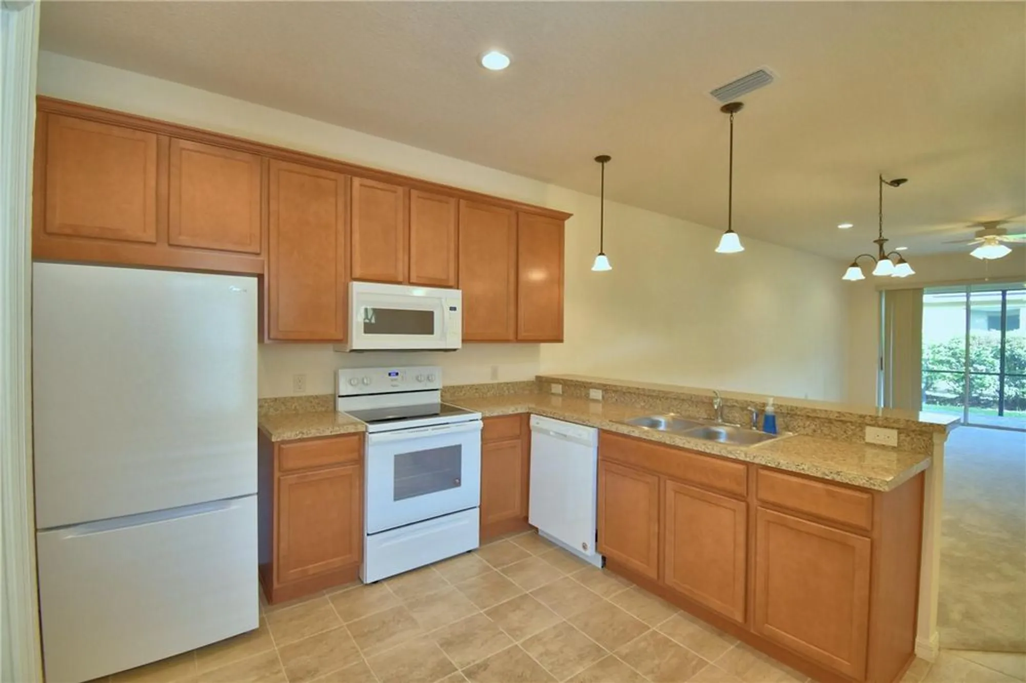 Property Slideshow image 7 of 68 | 1613 linz ct, Winter Haven, FL, 33884