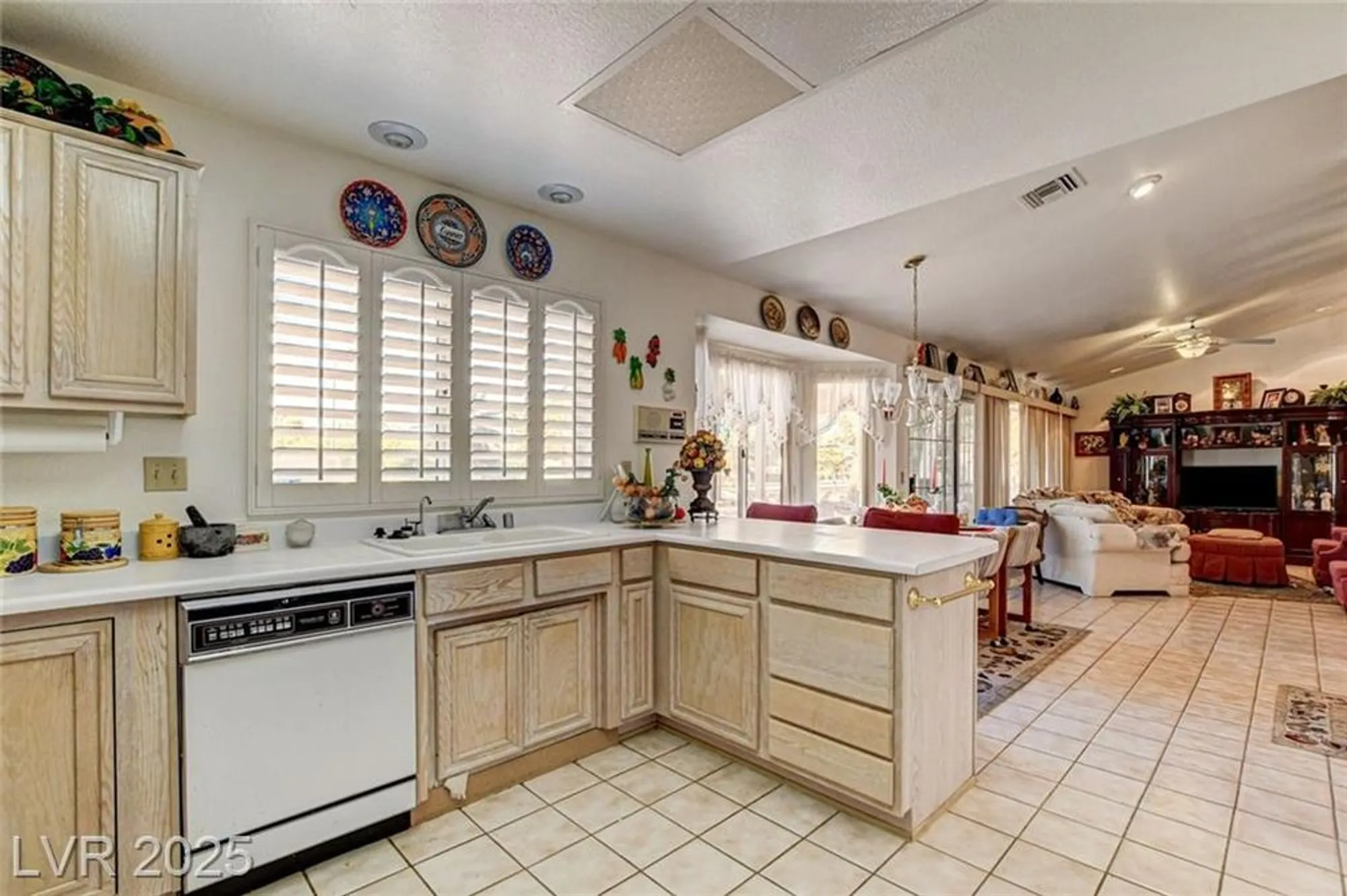 Property Slideshow image 26 of 48 | 8844 sunny mead ct, Las Vegas, NV, 89134