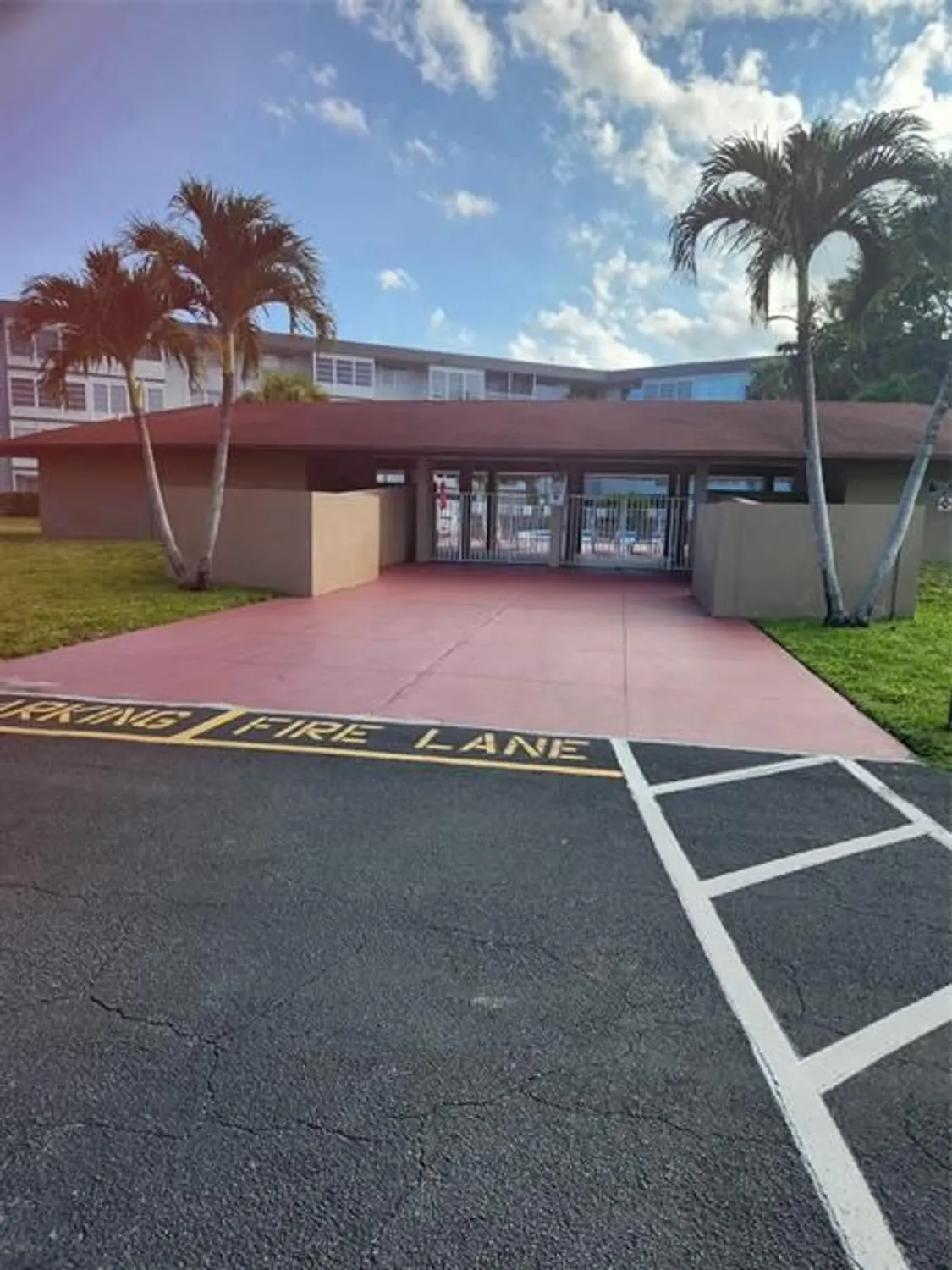 Property Slideshow image 9 of 11 | 2801 nw 47th ter 403b, Lauderdale Lakes, FL, 33313