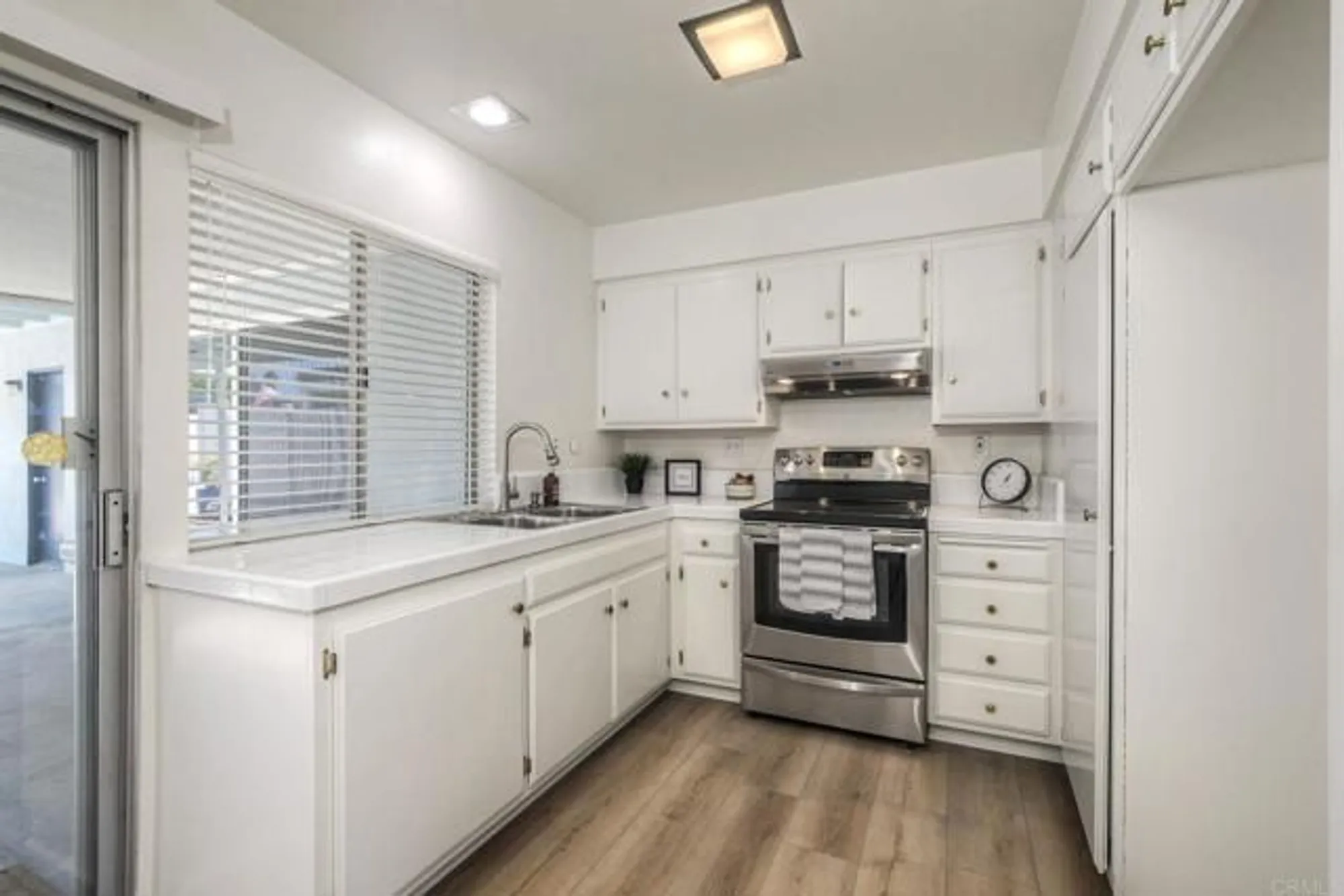 Property Slideshow image 4 of 41 | 3839 vista campana 16, Oceanside, CA, 92057