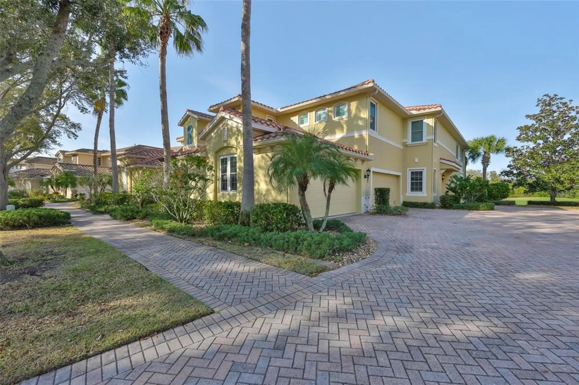 Property Slideshow image 4 of 56 | 1417 emerald dunes dr, Sun City Center, FL, 33573