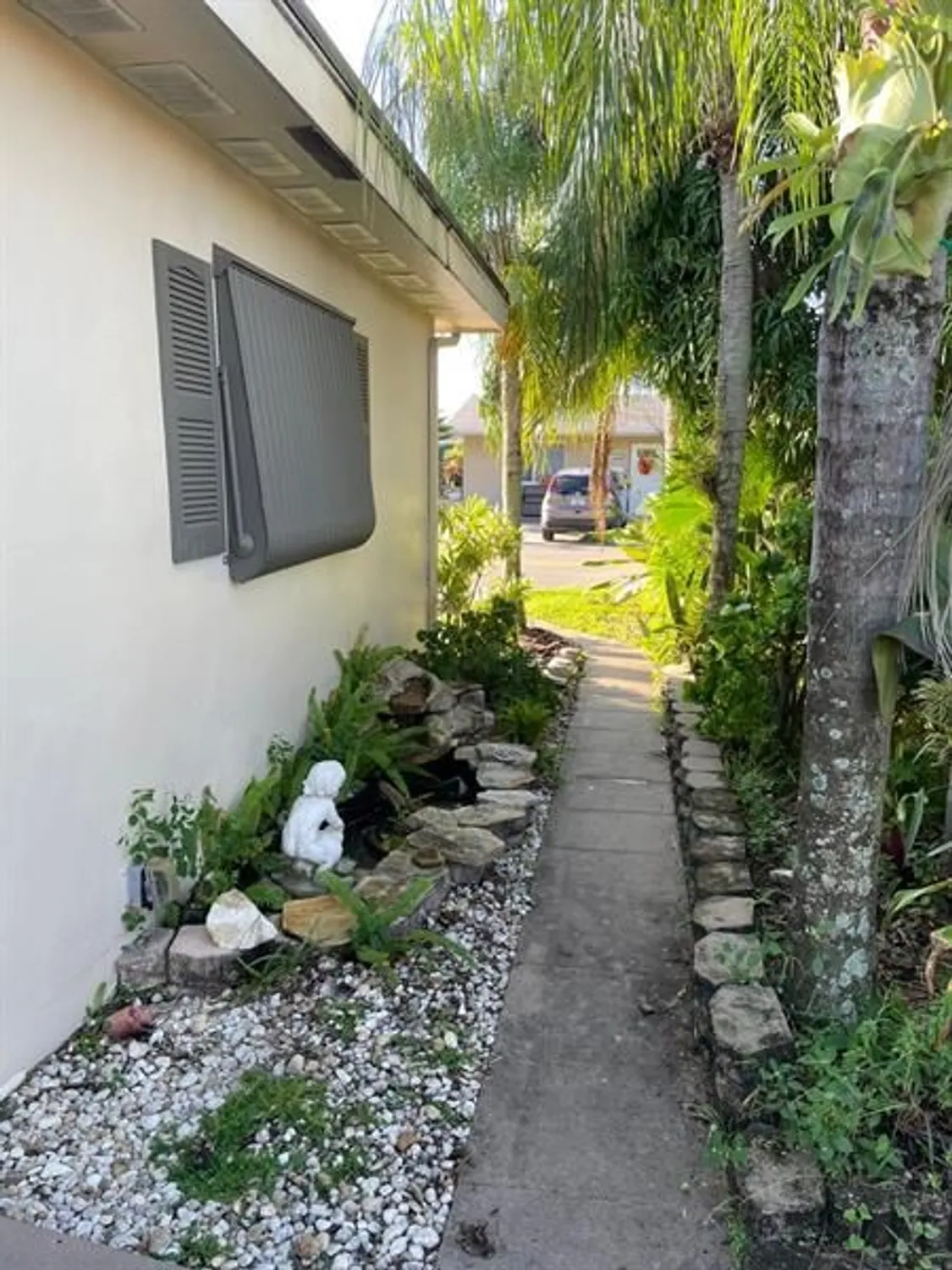 Property Slideshow image 18 of 20 | 4401 nw 43rd ave, Tamarac, FL, 33319