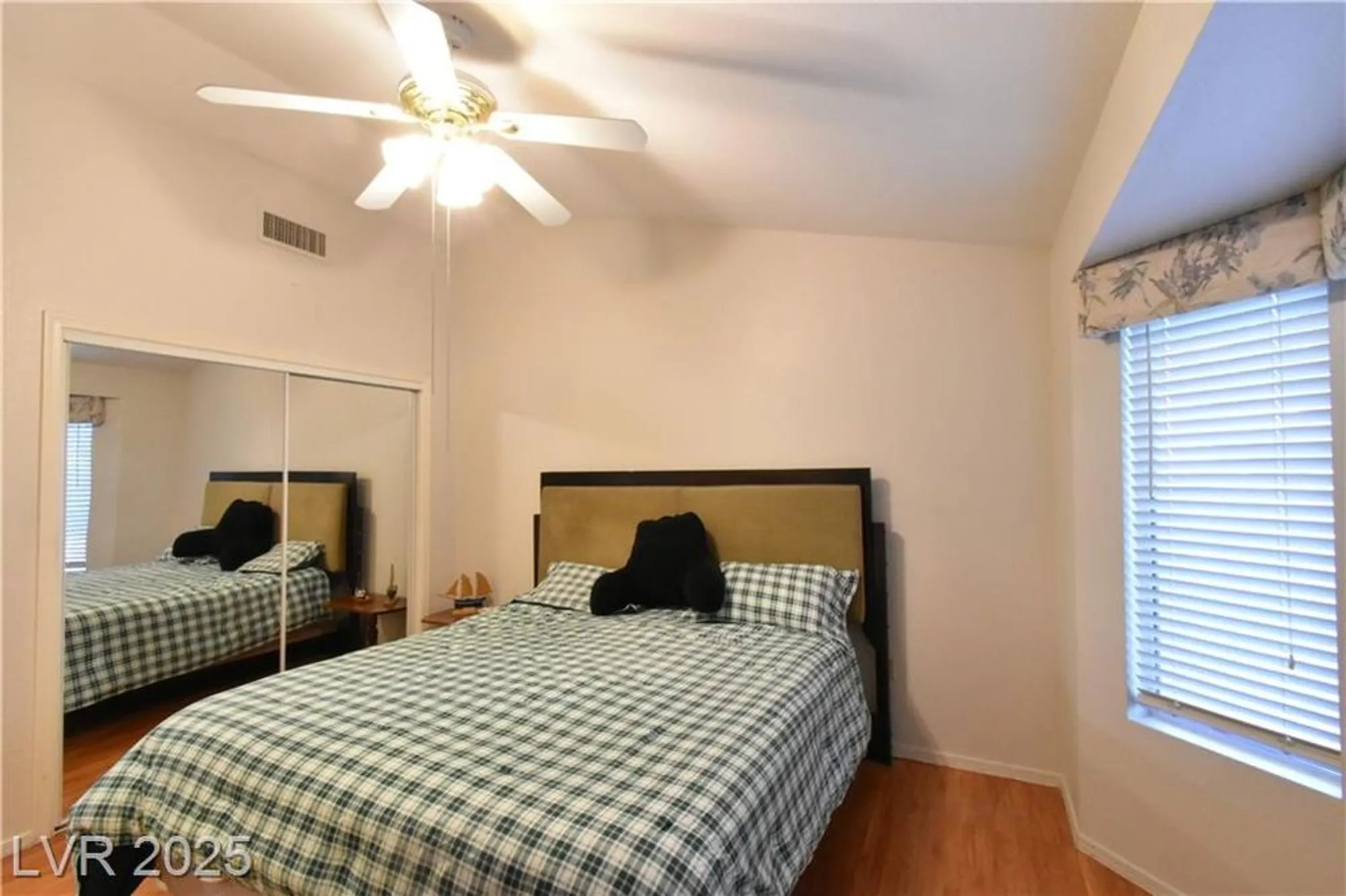 Property Slideshow image 17 of 29 | 2412 springridge dr, Las Vegas, NV, 89134