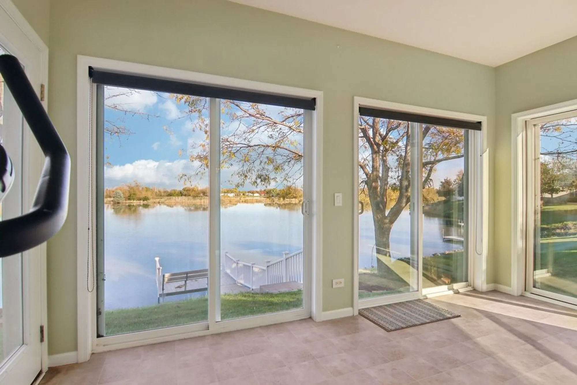 Property Slideshow image 5 of 39 | 328 legacy ct, Grayslake, IL, 60030