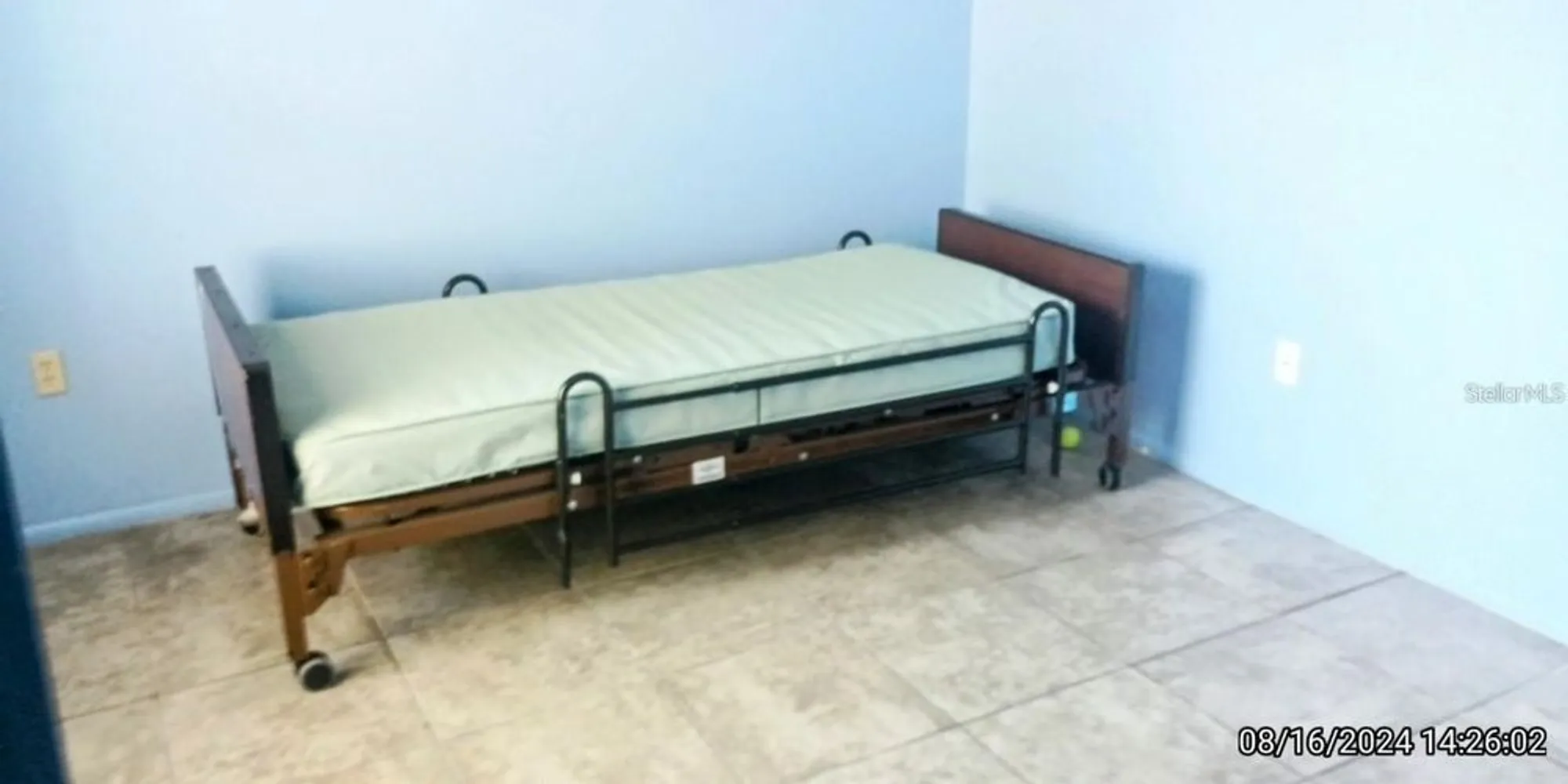 Property Slideshow image 5 of 13 | 11543 orleans ln # 11543, Port Richey, FL, 34668