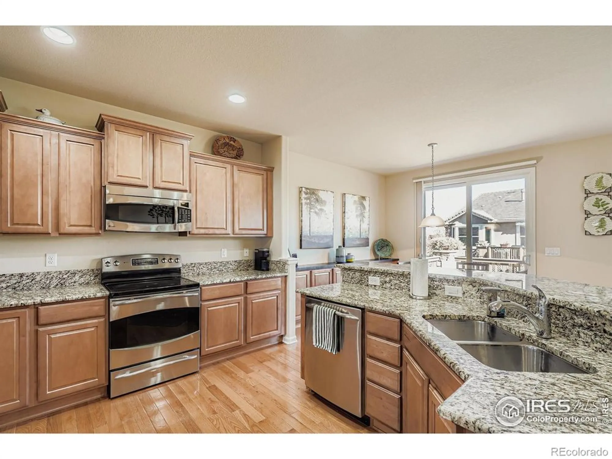 Property Slideshow image 9 of 31 | 16282 red mountain way, Broomfield, CO, 80023