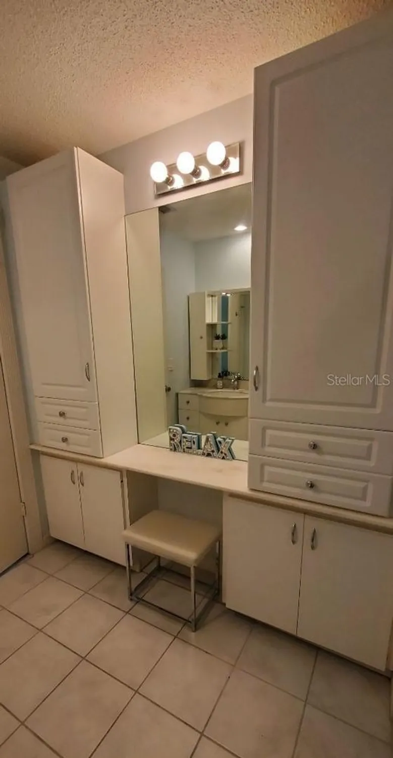 Property Slideshow image 27 of 37 | 6201 green view dr 130, Sarasota, FL, 34231