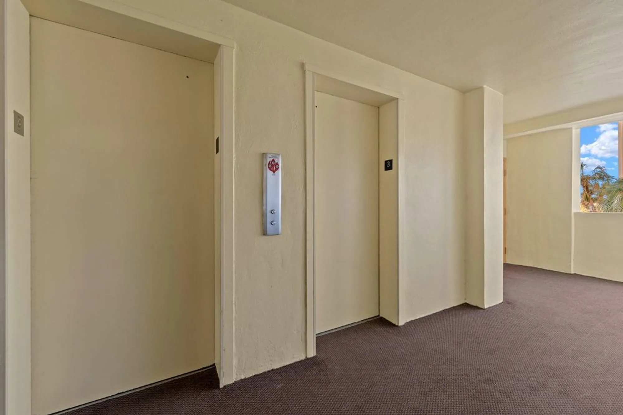 Property Slideshow image 17 of 24 | 4550 cove cir apt 305, St Petersburg, FL, 33708