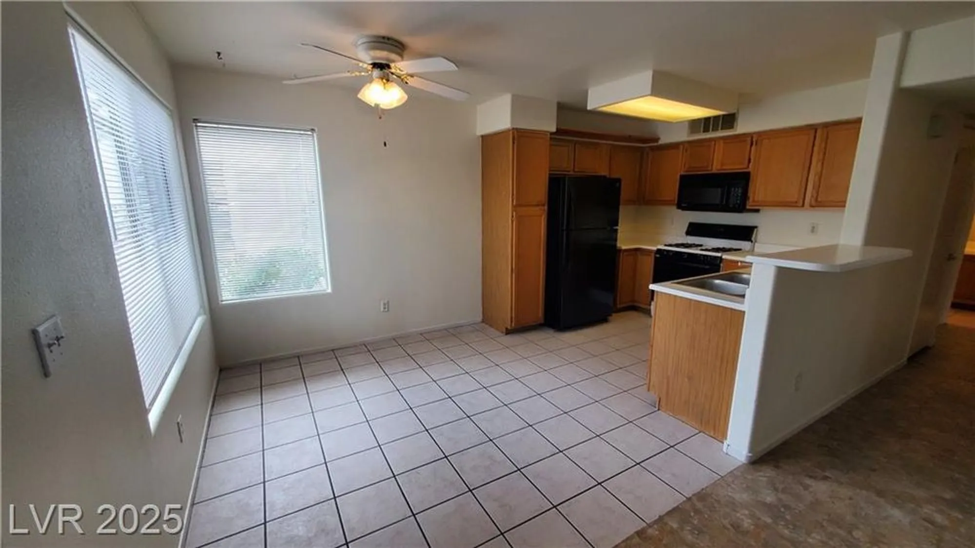 Property Slideshow image 8 of 41 | 3425 e russell rd 164, Las Vegas, NV, 89120