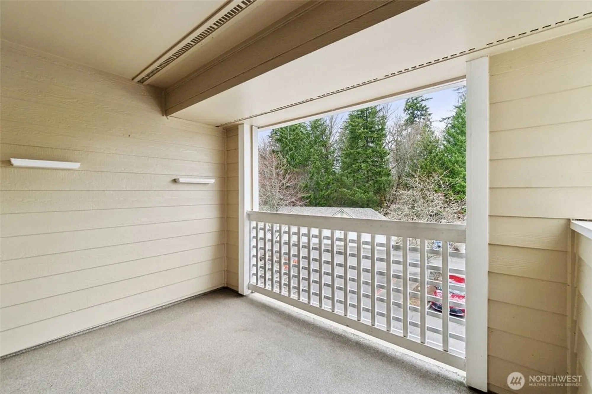 Property Slideshow image 17 of 40 | 4133 224th ln 302, Issaquah, WA, 98029