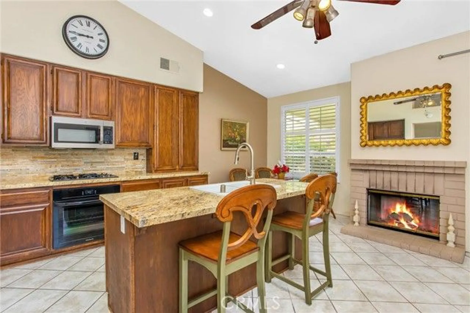 Property Slideshow image 12 of 36 | 1021 laguna seca ct, Banning, CA, 92220