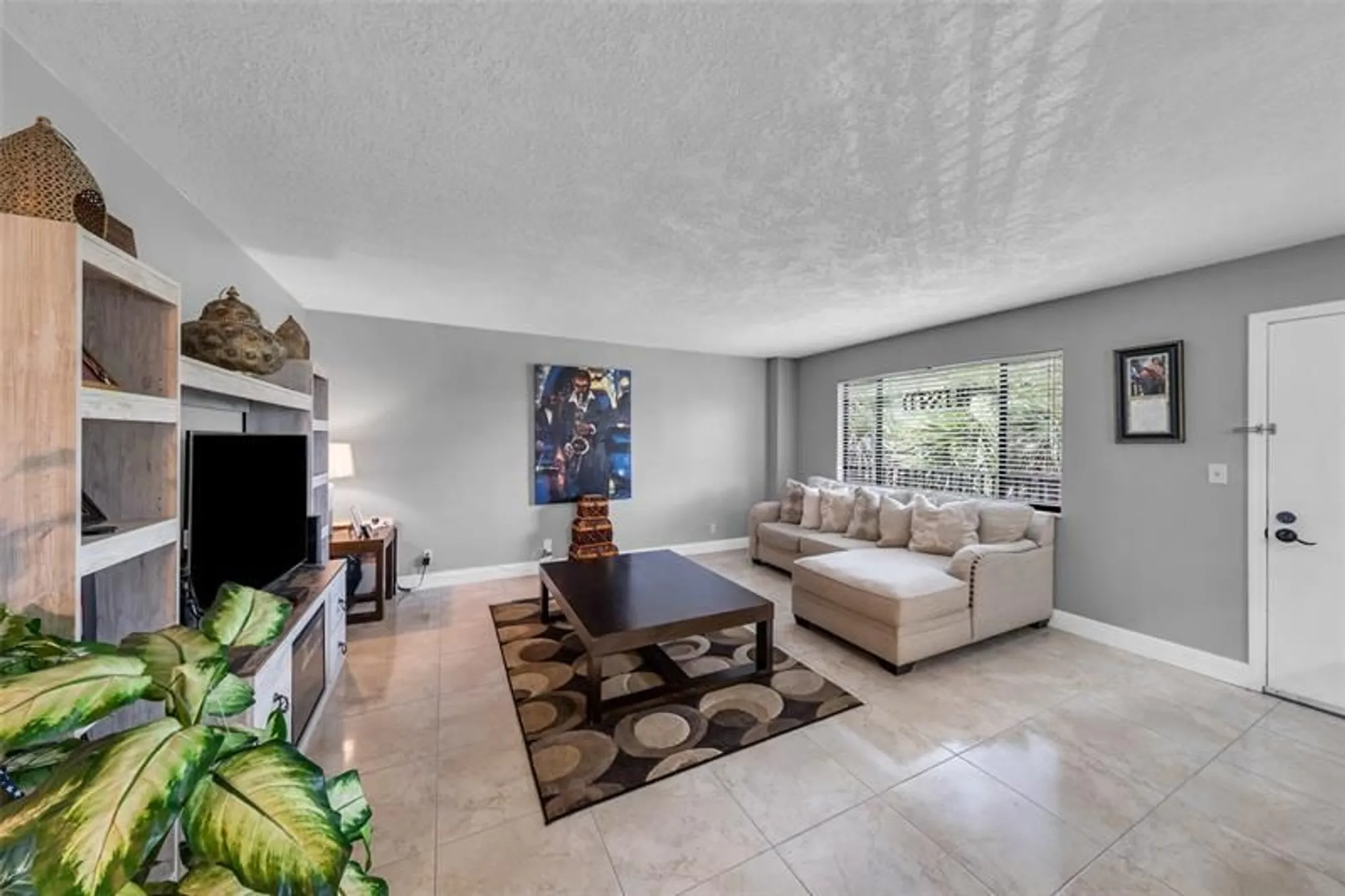 Property Slideshow image 2 of 43 | 7466 ashmont cir # 303, Tamarac, FL, 33321