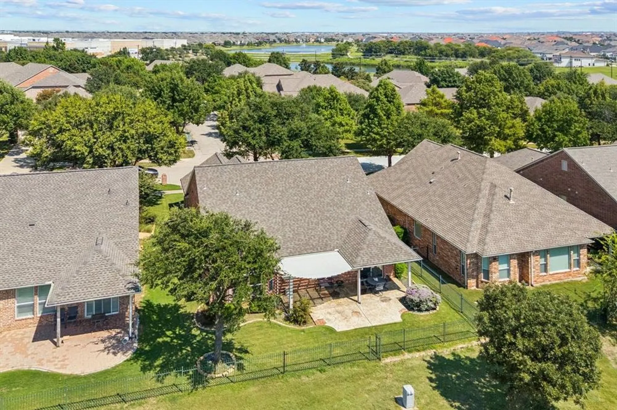 Property Slideshow image 26 of 32 | 7313 reflection bay dr, Frisco, TX, 75036