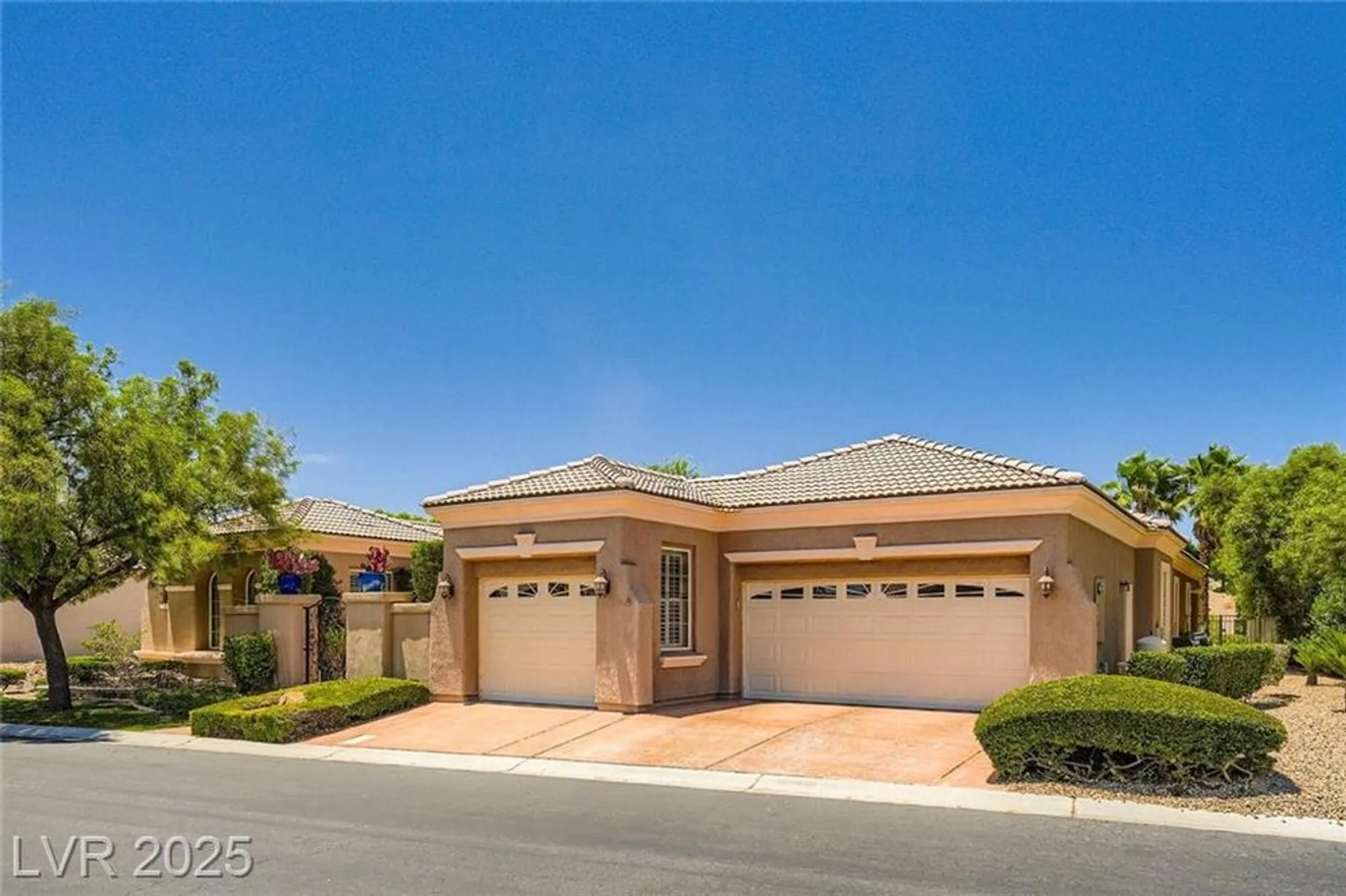 Property Slideshow image 4 of 72 | 4719 riva de romanza st, Las Vegas, NV, 89135