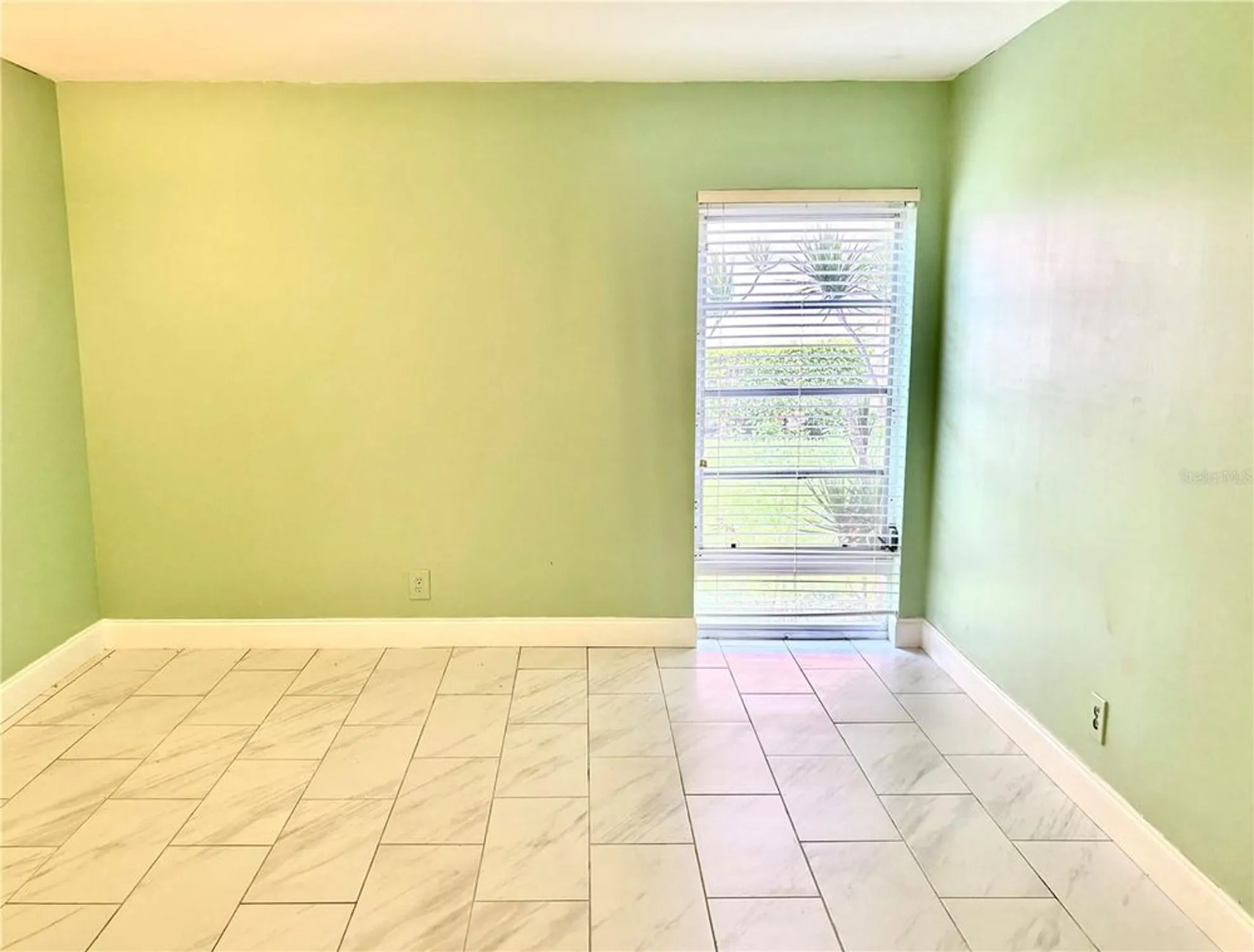 Property Slideshow image 16 of 25 | 24 golfs edge a, West Palm Beach, FL, 33417