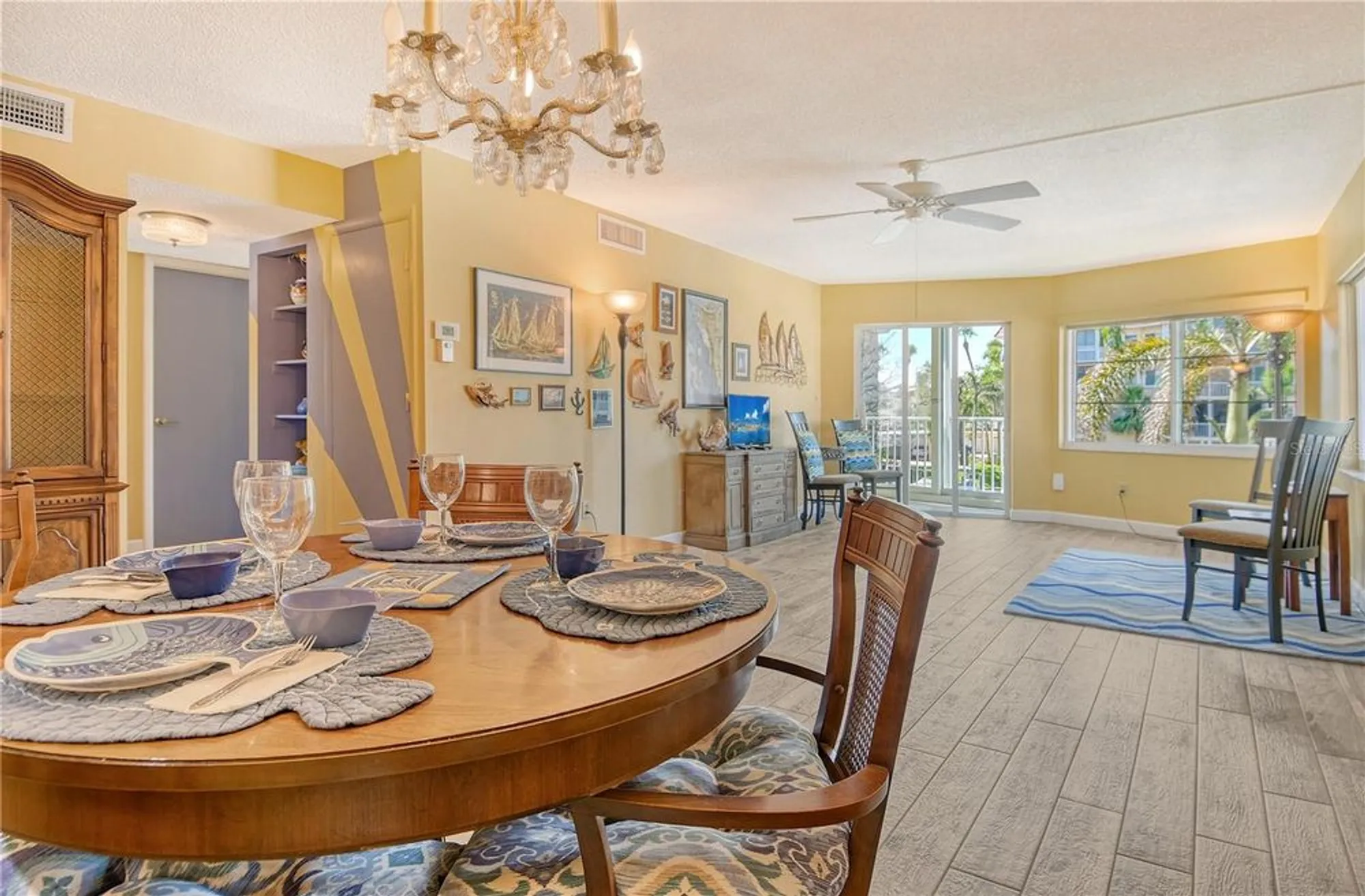Property Slideshow image 4 of 62 | 1250 n portofino dr apt 208, Sarasota, FL, 34242