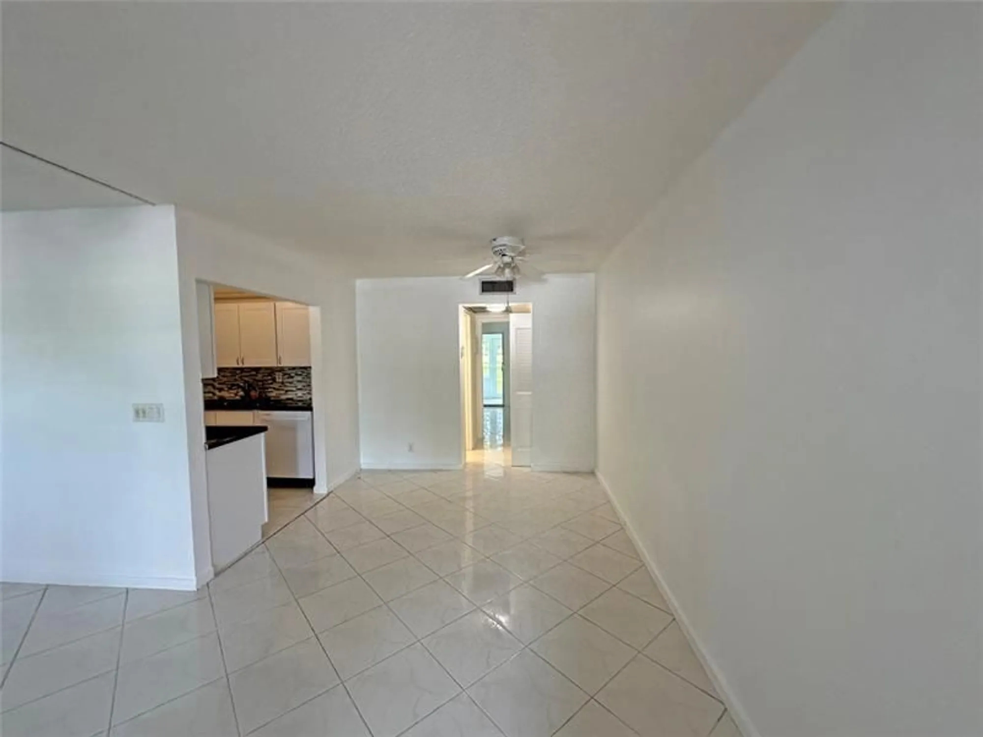 Property Slideshow image 6 of 17 | 1031 berkshire b # 1031, Deerfield Beach, FL, 33442