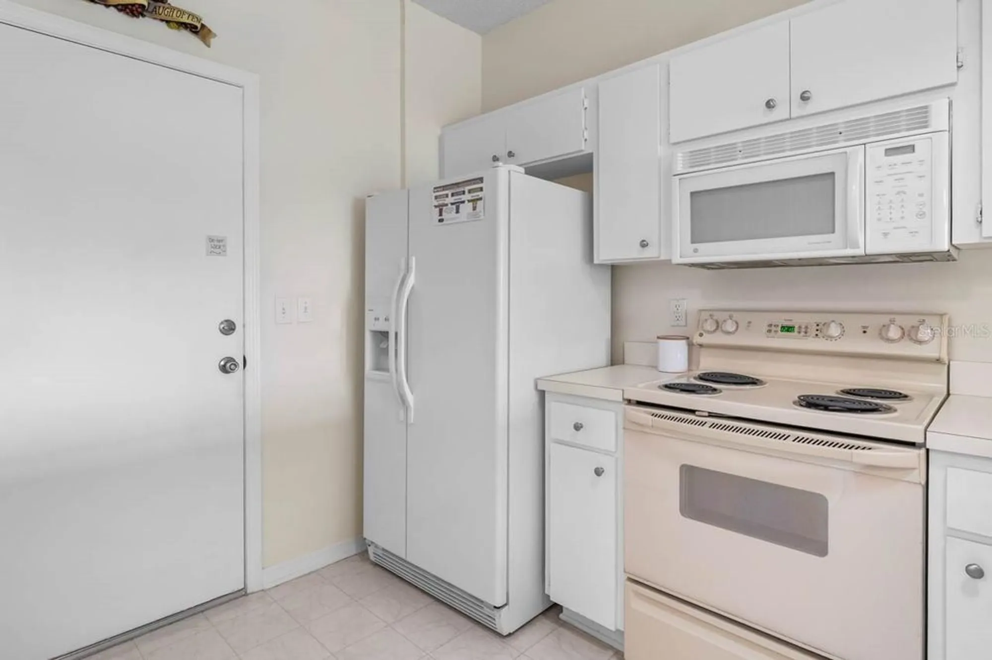 Property Slideshow image 26 of 47 | 1012 radison lake ct 59, Sun City Center, FL, 33573