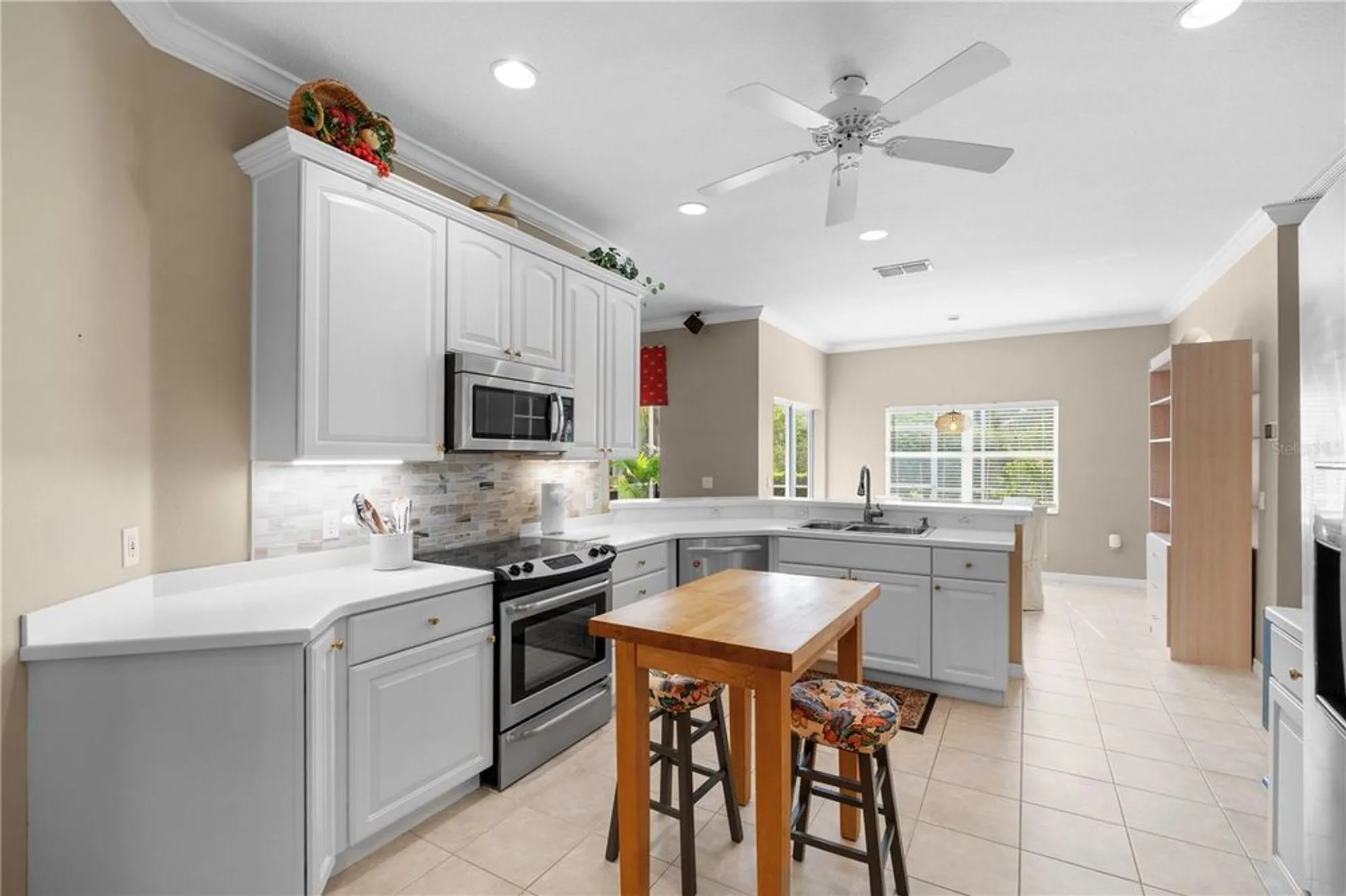 Property Slideshow image 10 of 53 | 253 sand piper dr, Kissimmee, FL, 34759