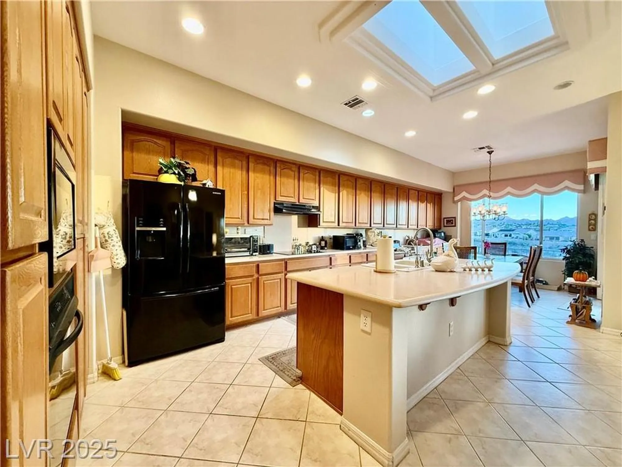 Property Slideshow image 23 of 51 | 2851 scotts valley dr, Henderson, NV, 89052