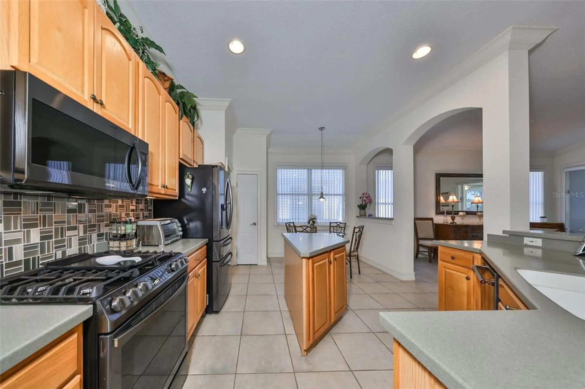 Property Slideshow image 9 of 37 | 1120 emerald dunes dr, Sun City Center, FL, 33573