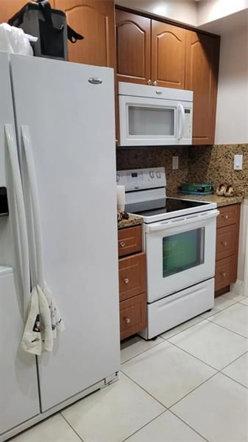 Property Slideshow image 9 of 17 | 1400 nw 67th ter, Margate, FL, 33063