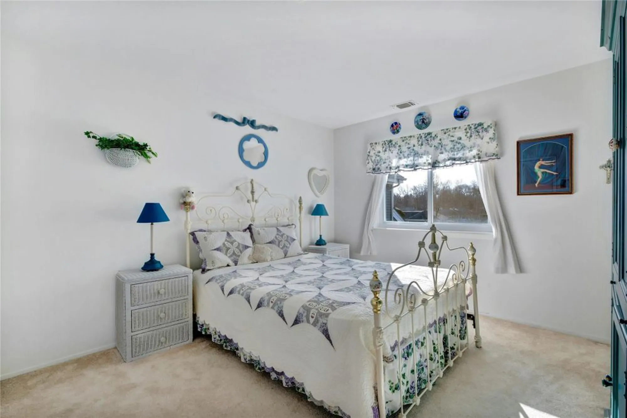 Property Slideshow image 17 of 25 | 107 e midland pond ct, Moriches, NY, 11955