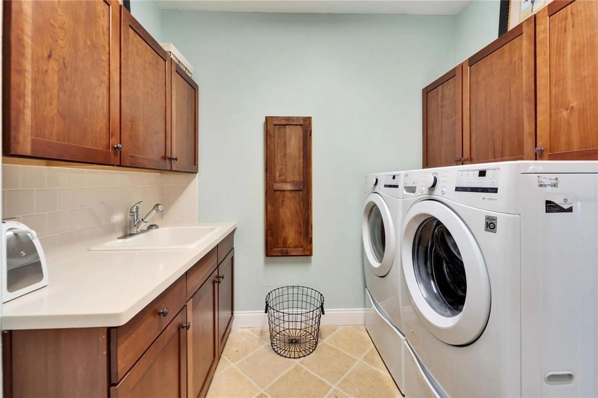 Property Slideshow image 50 of 99 | 5616 seagrass pl, Apollo Beach, FL, 33572