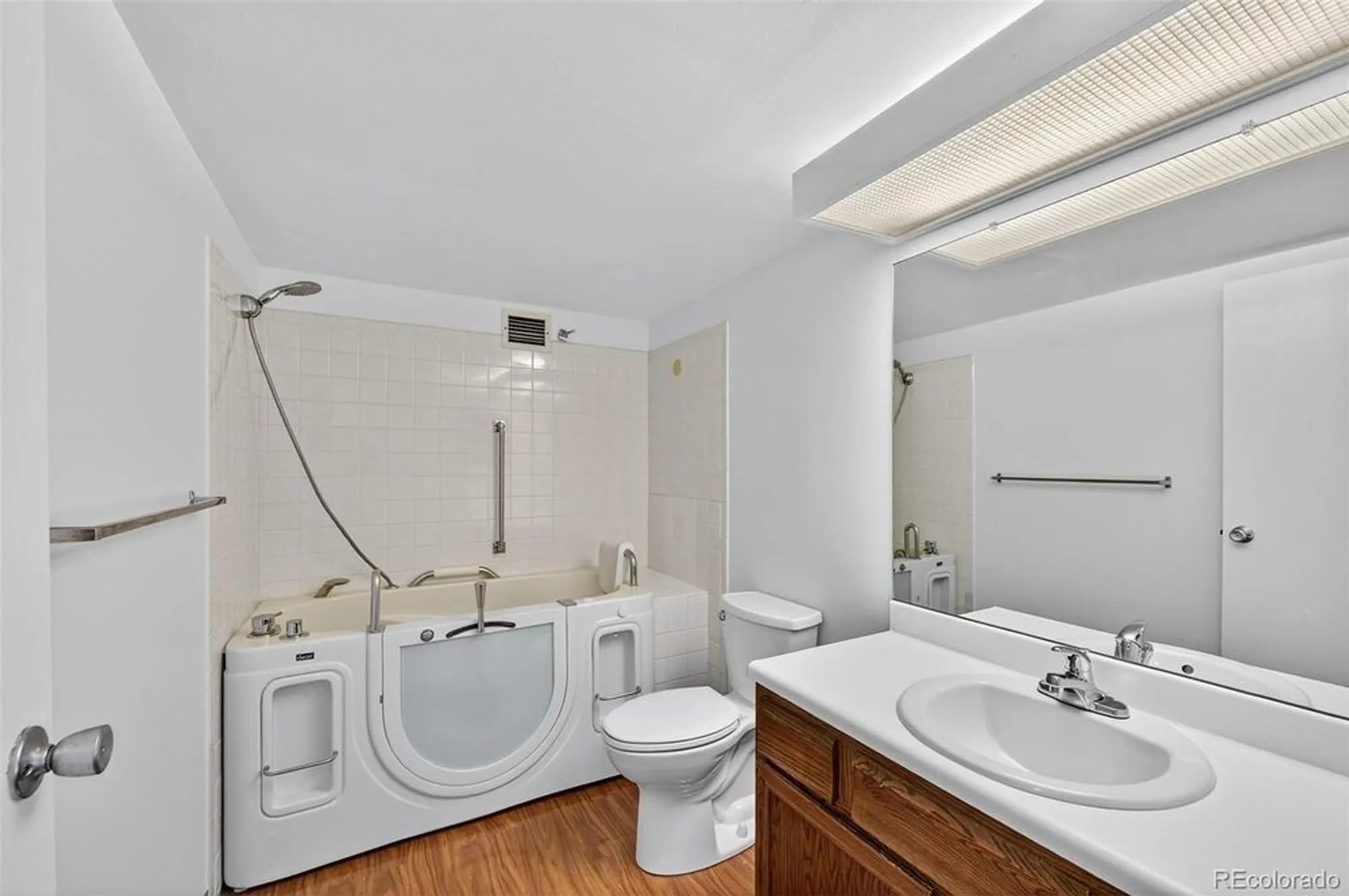 Property Slideshow image 16 of 41 | 13691 e marina dr 412, Aurora, CO, 80014
