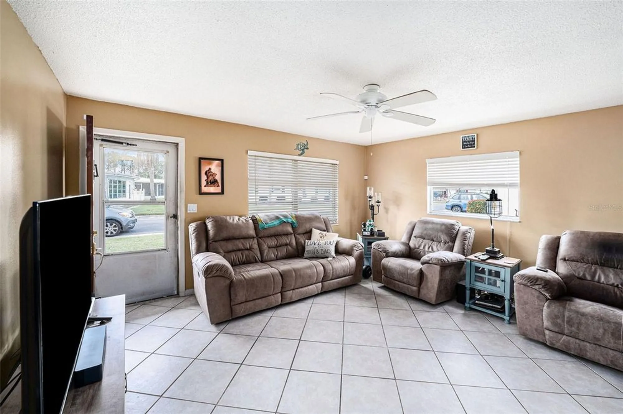 Property Slideshow image 6 of 30 | 4325 93rd ter, Pinellas Park, FL, 33782