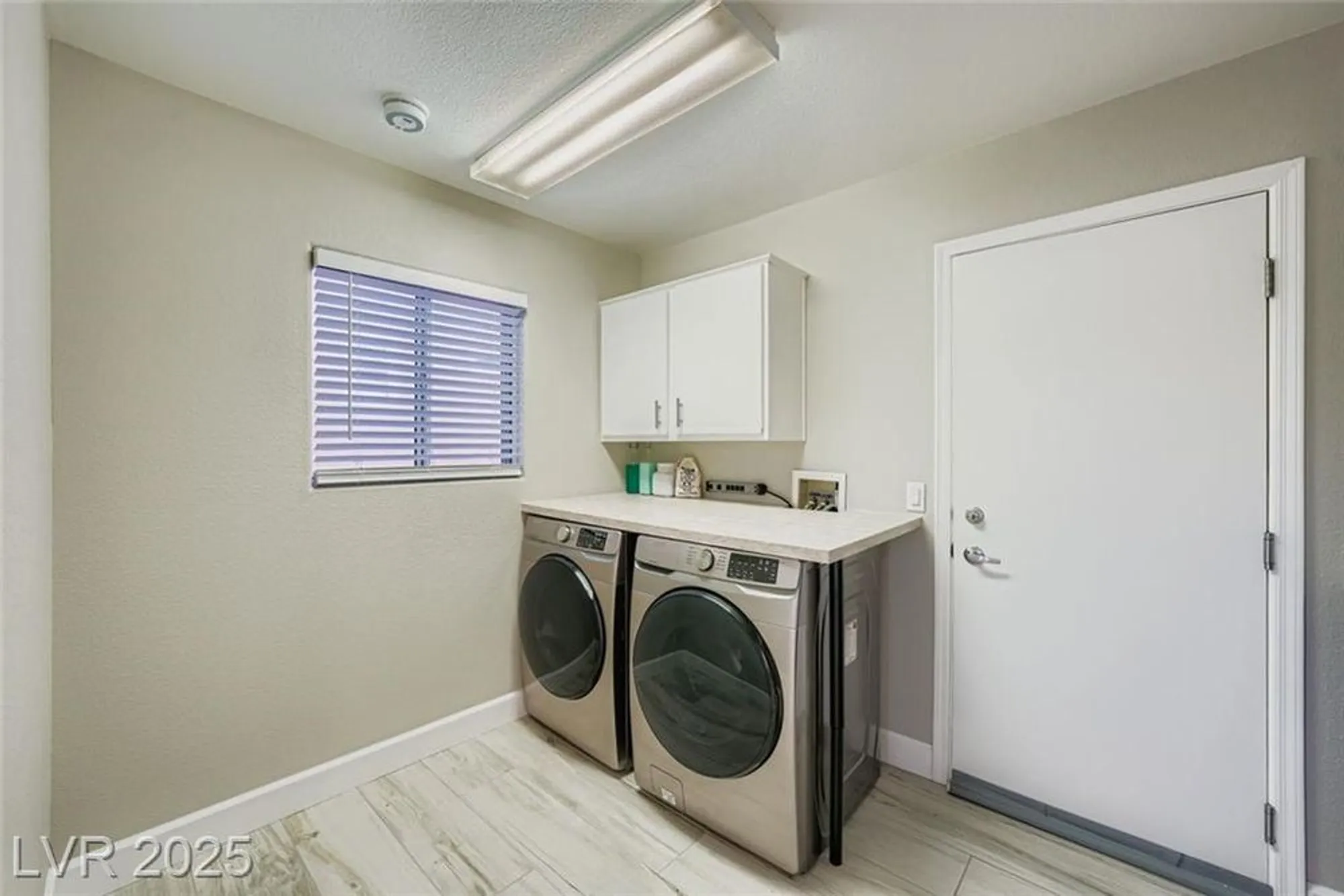 Property Slideshow image 18 of 22 | 2812 lotus hill dr, Las Vegas, NV, 89134